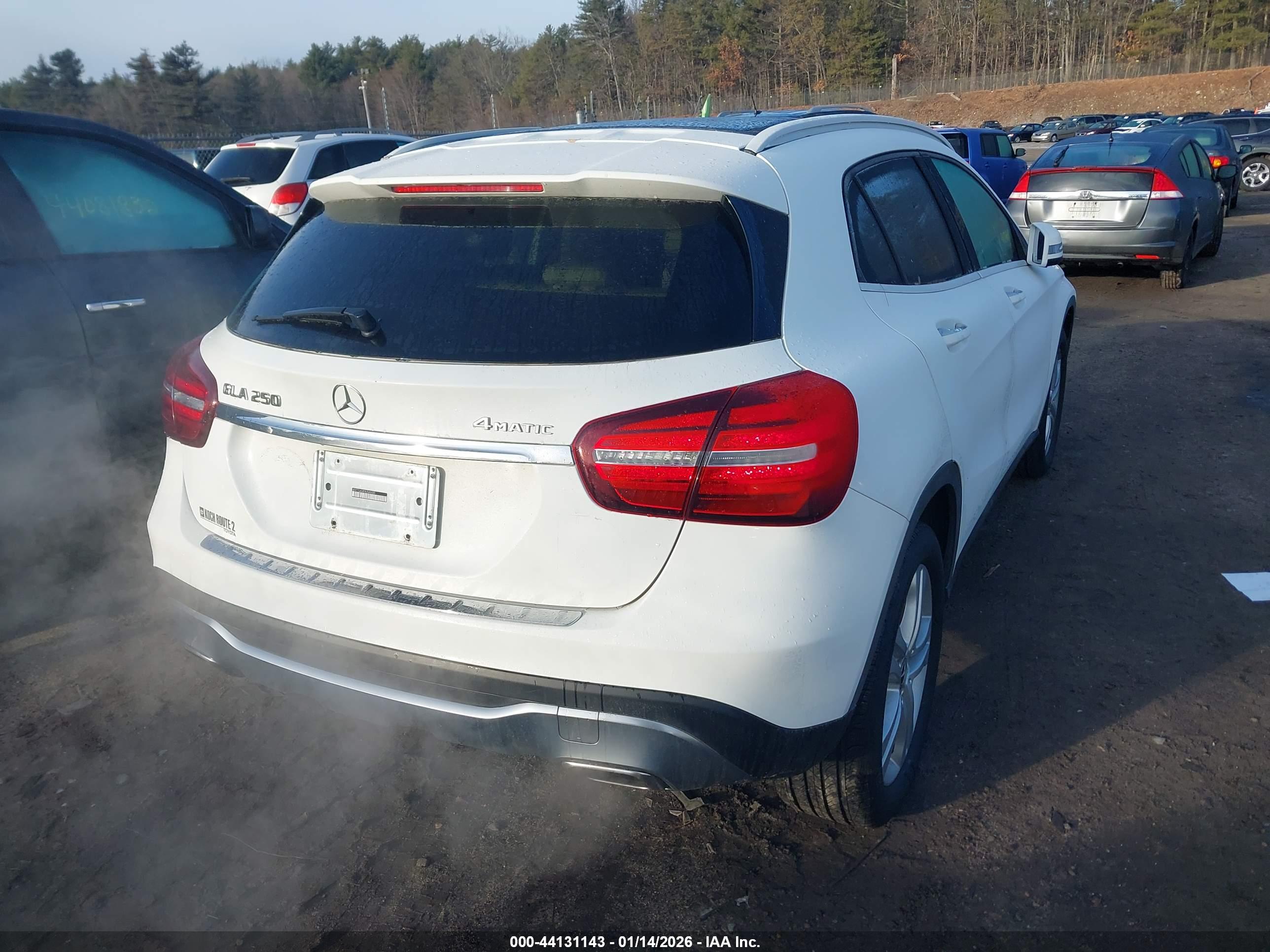 MERCEDES-BENZ GLA image 4
