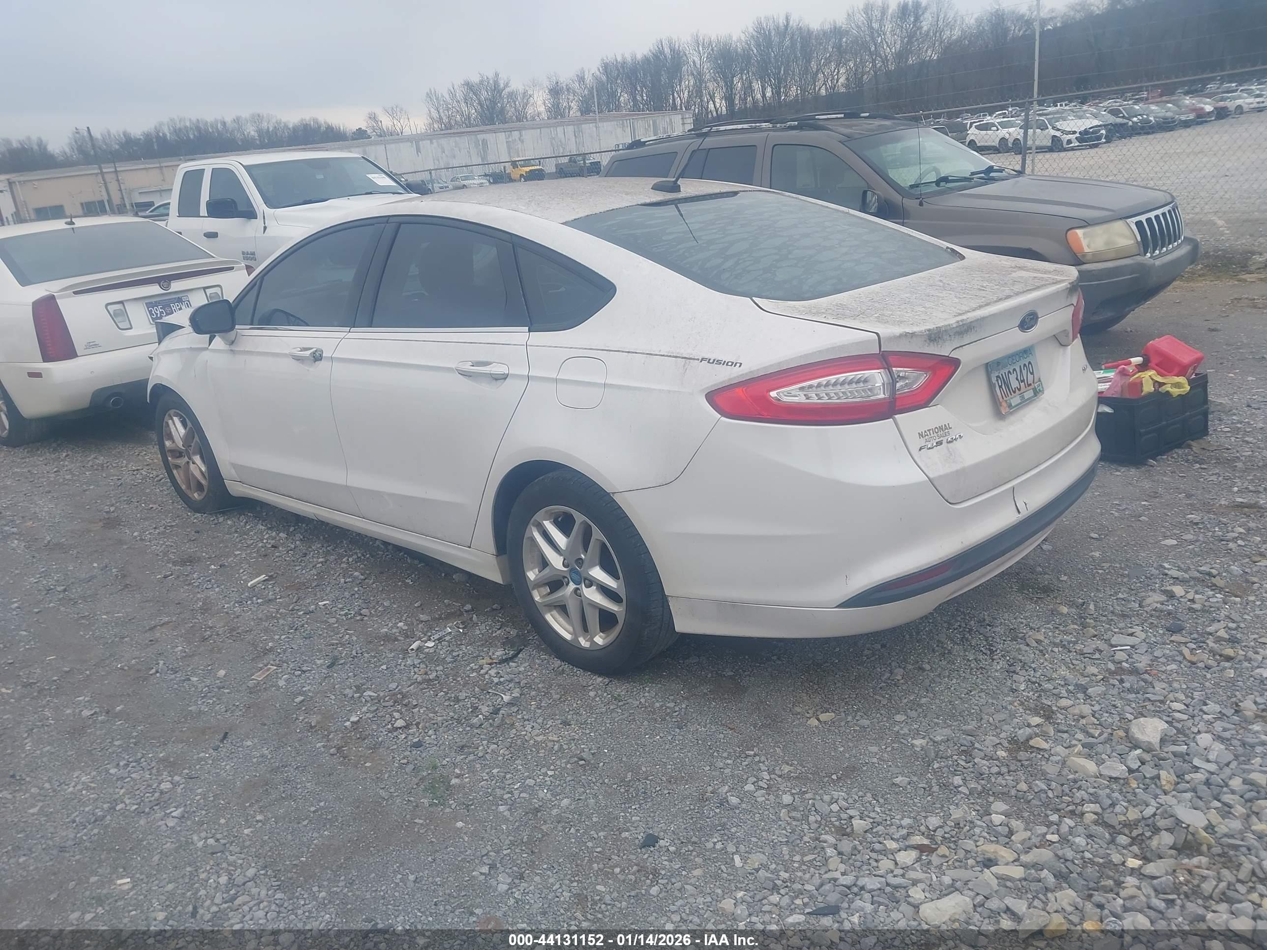 FORD FUSION image 3