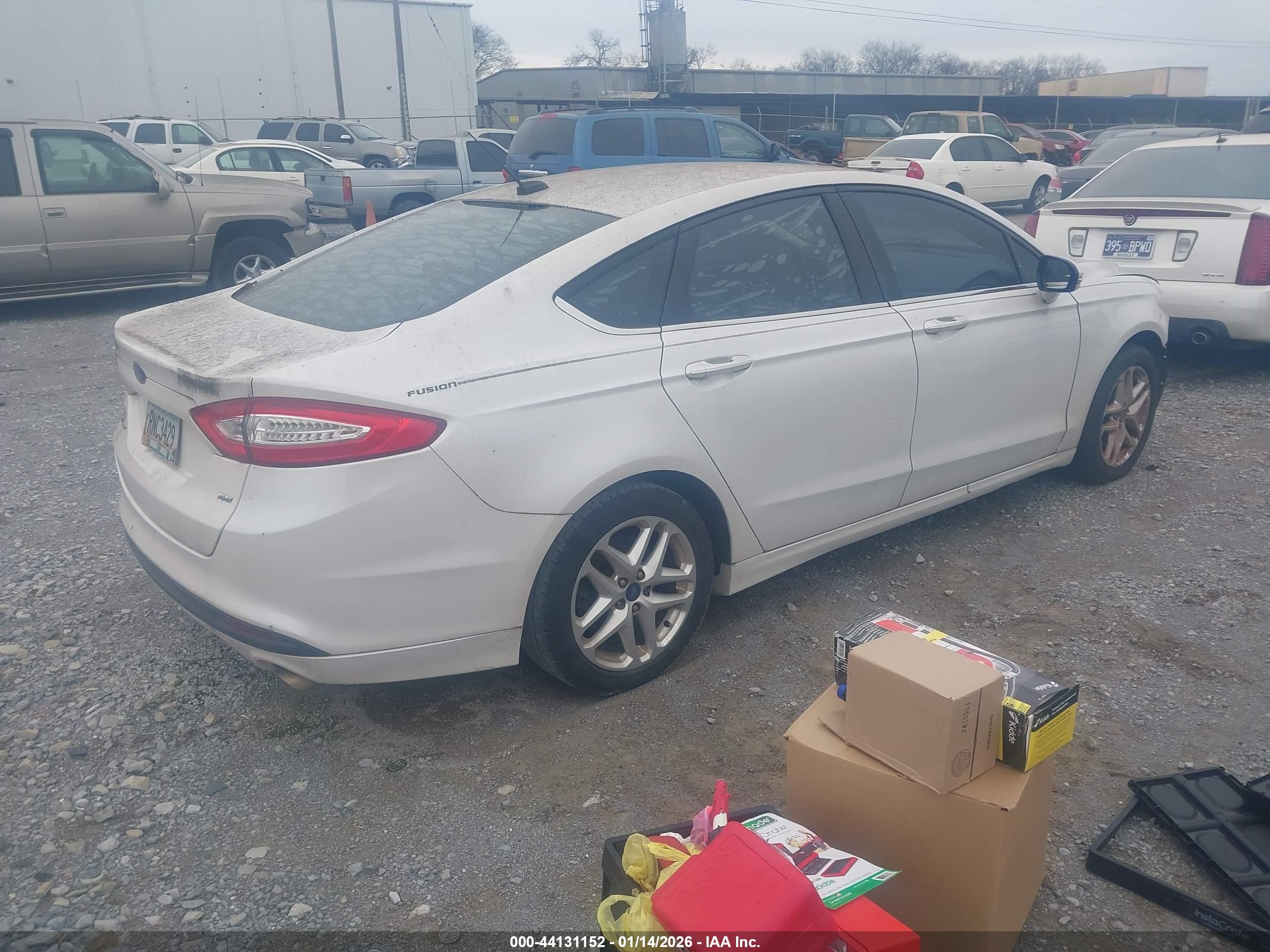 FORD FUSION image 4