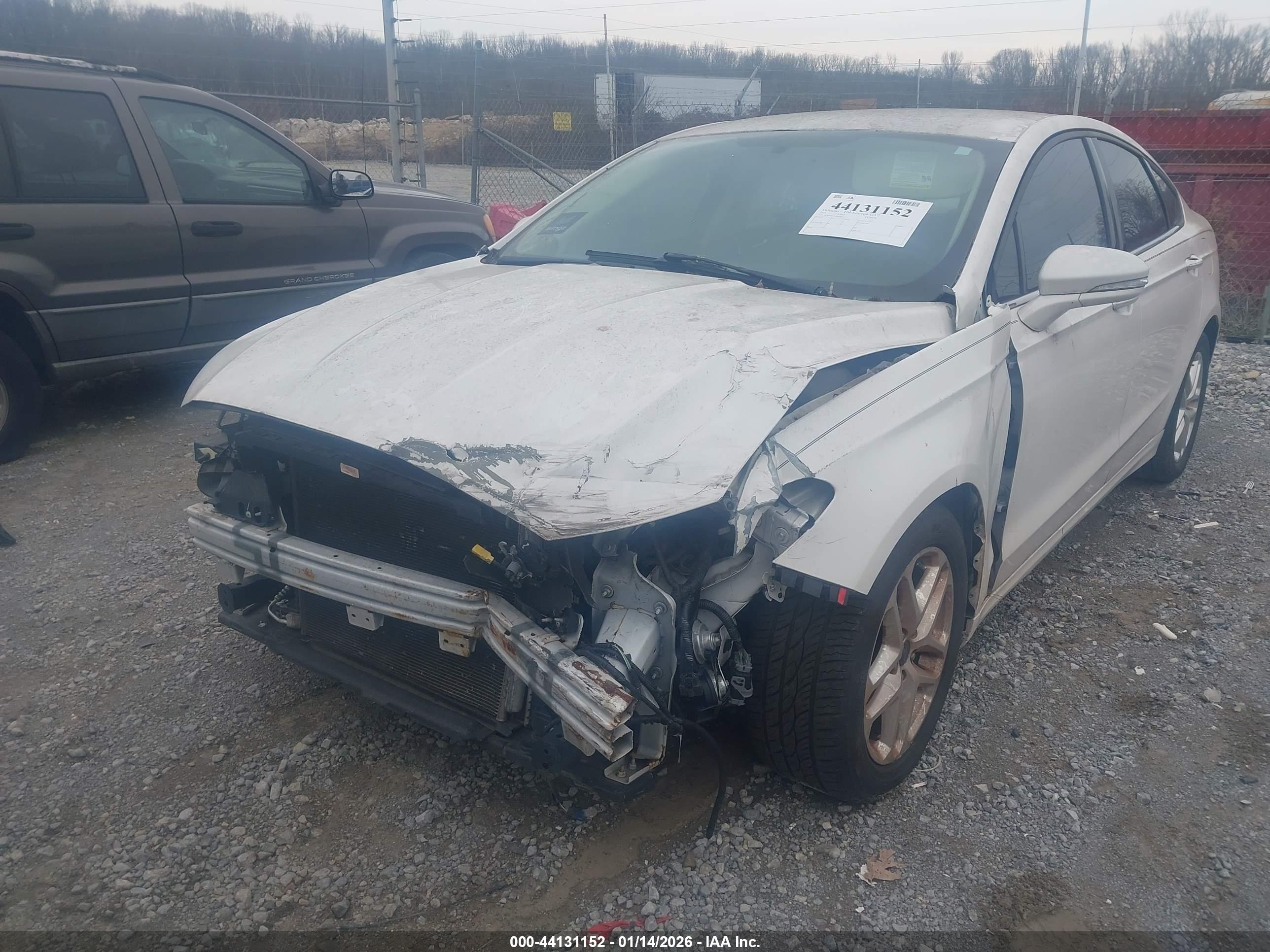 FORD FUSION image 6