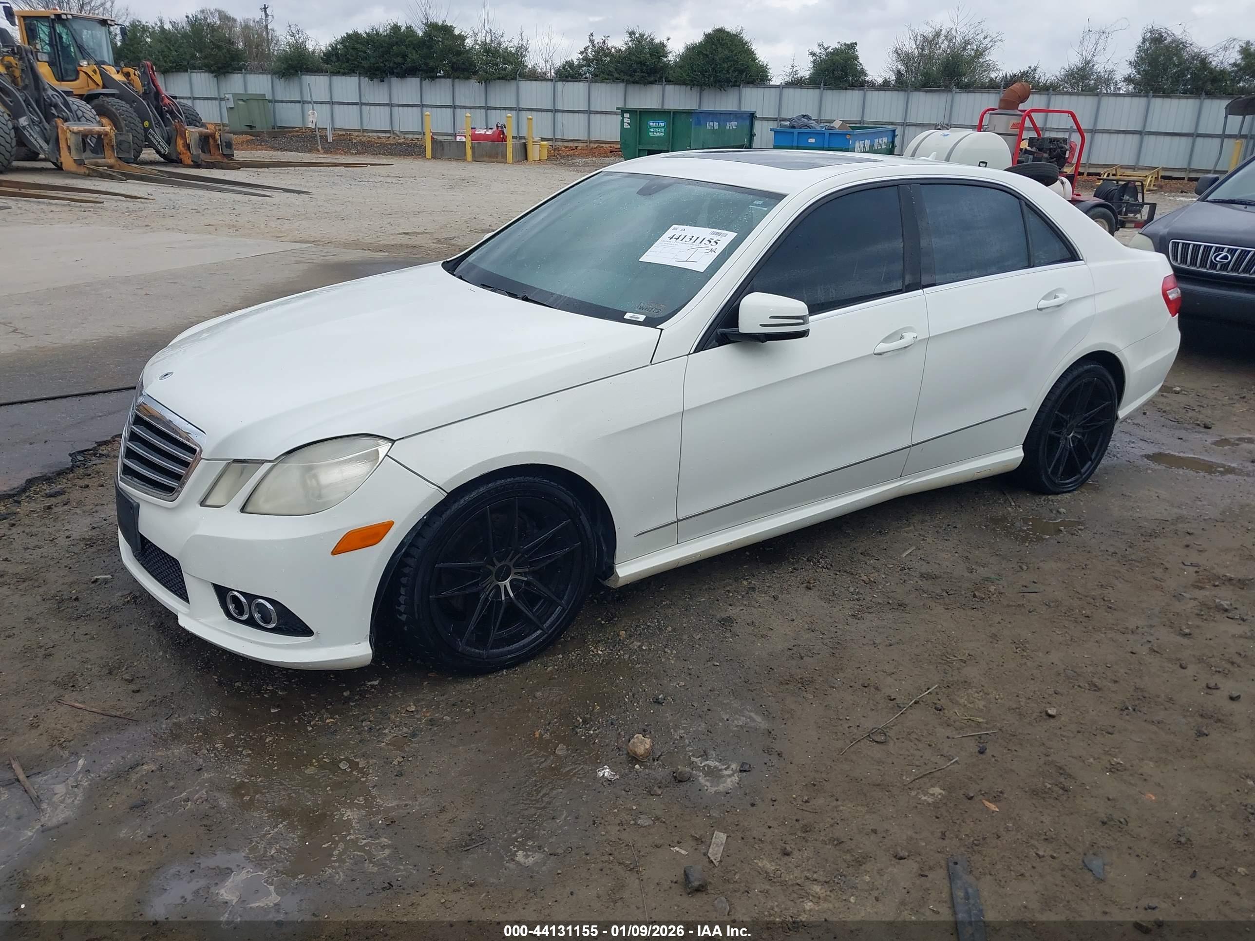 MERCEDES-BENZ E image 2