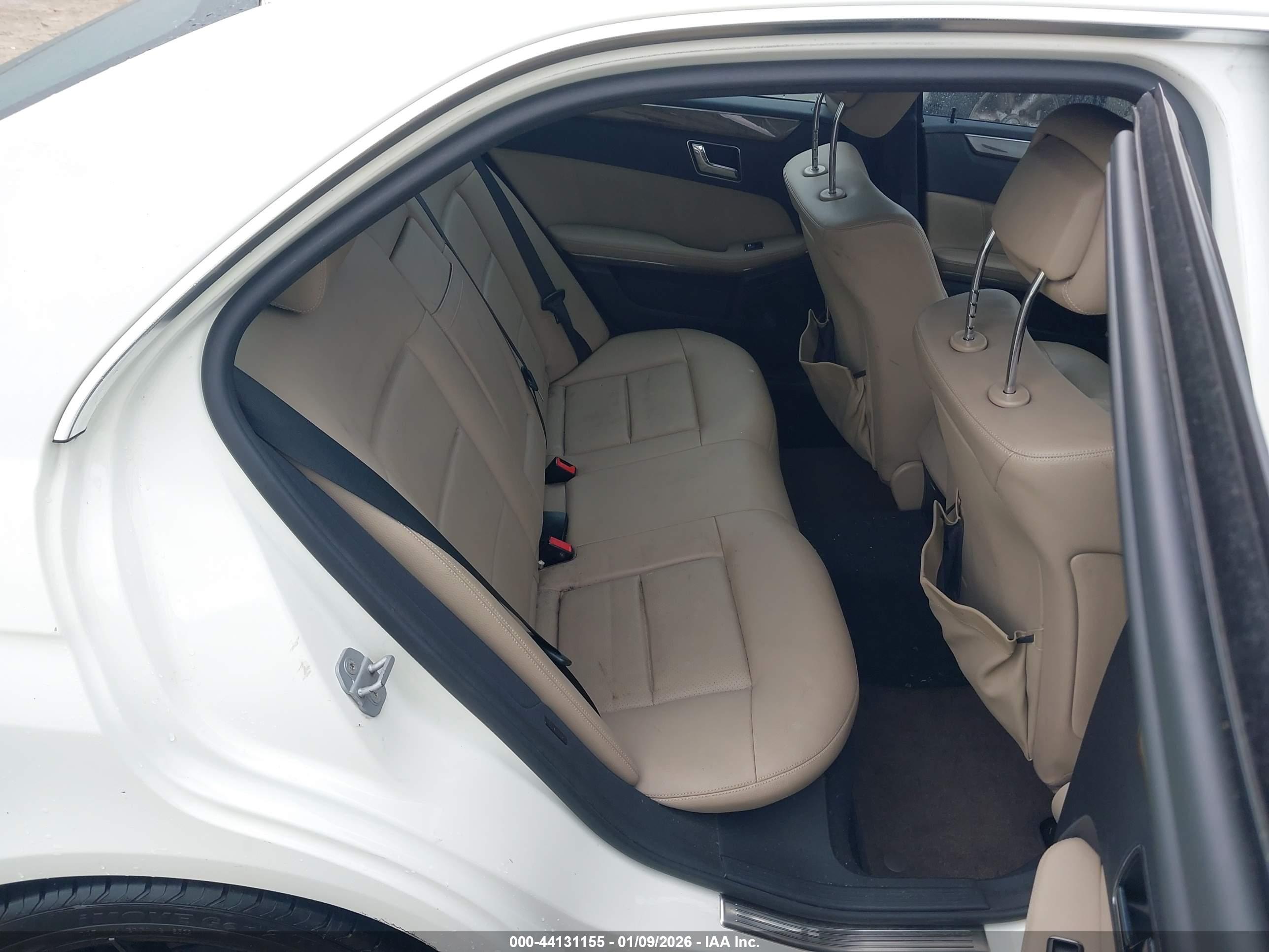 MERCEDES-BENZ E image 8
