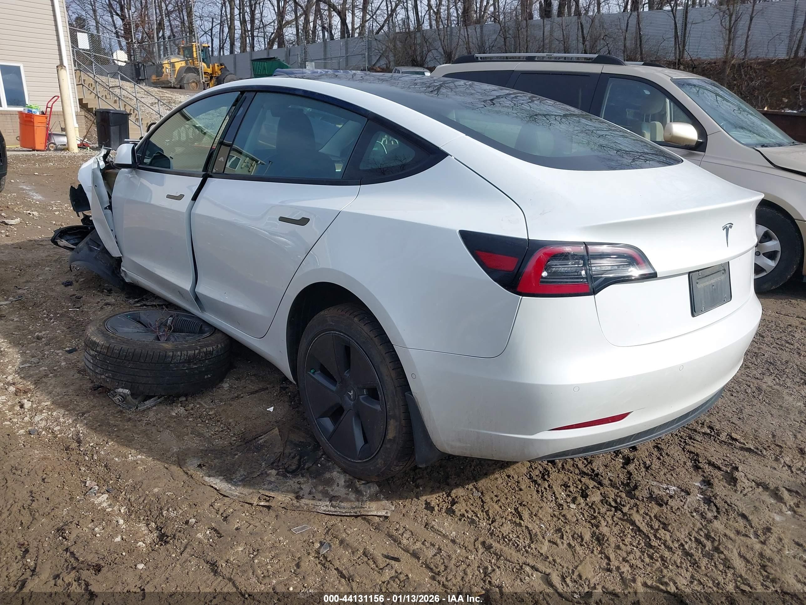 TESLA MODEL image 3