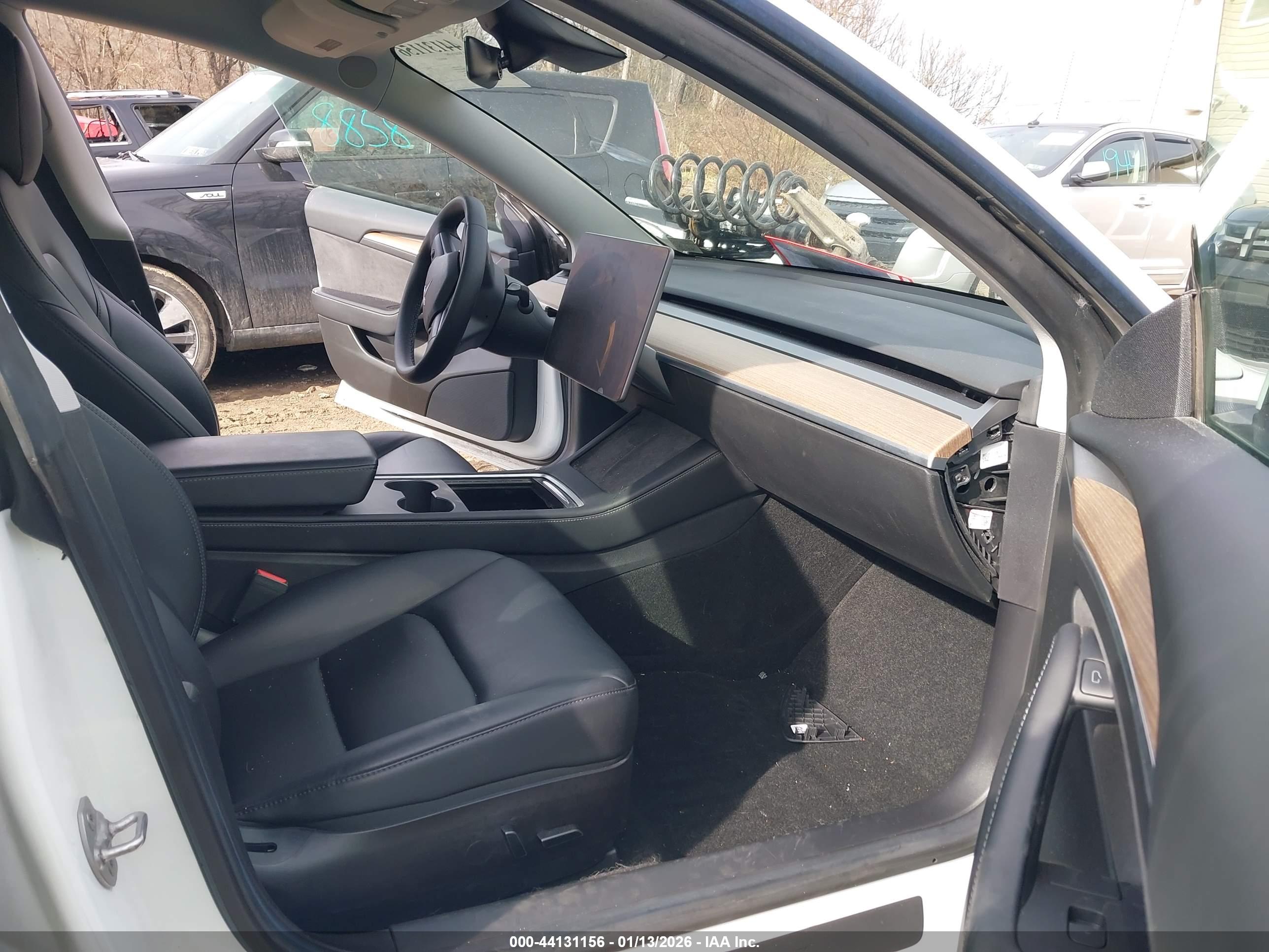 TESLA MODEL image 5