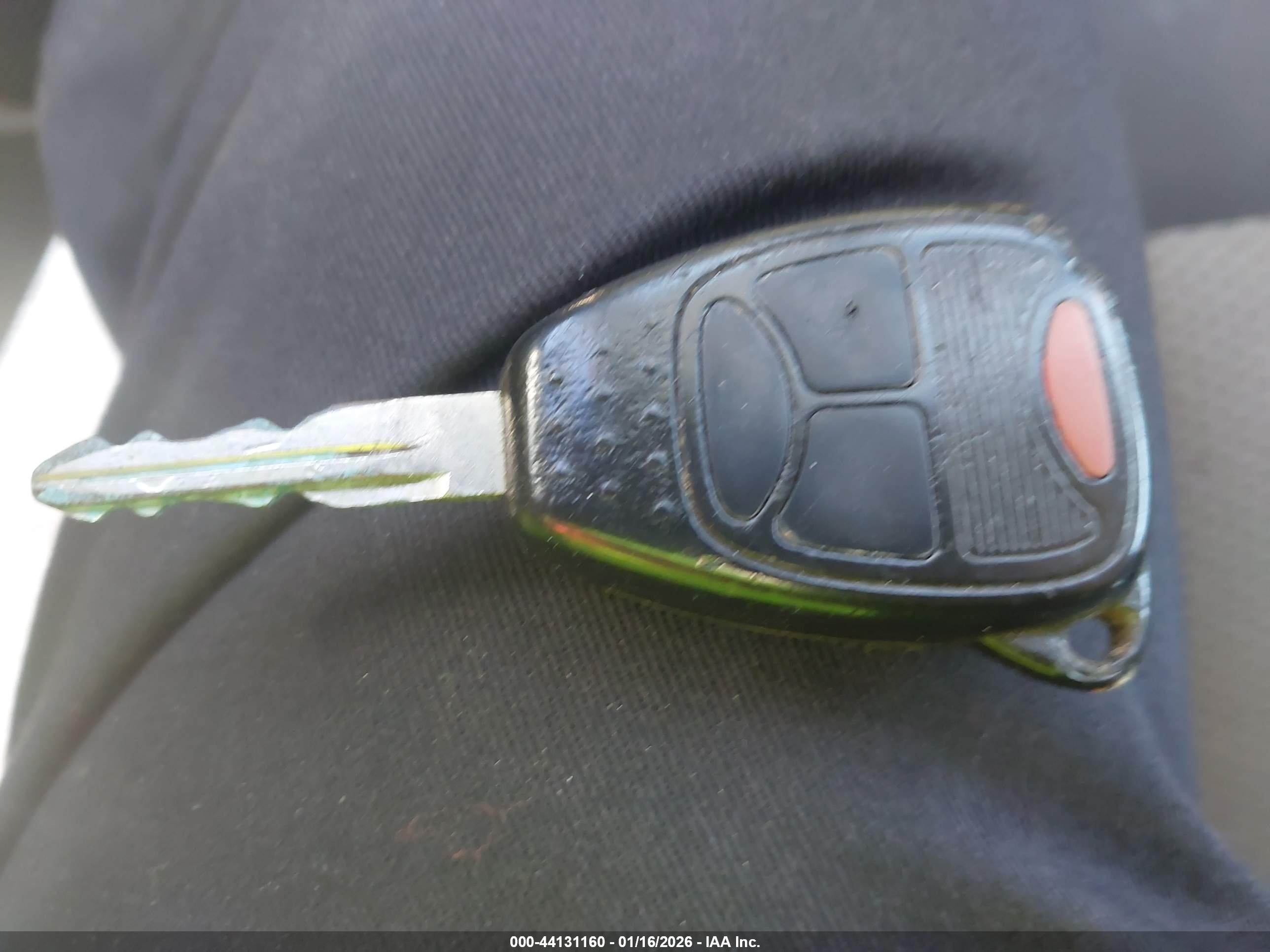 JEEP LIBERTY image 11