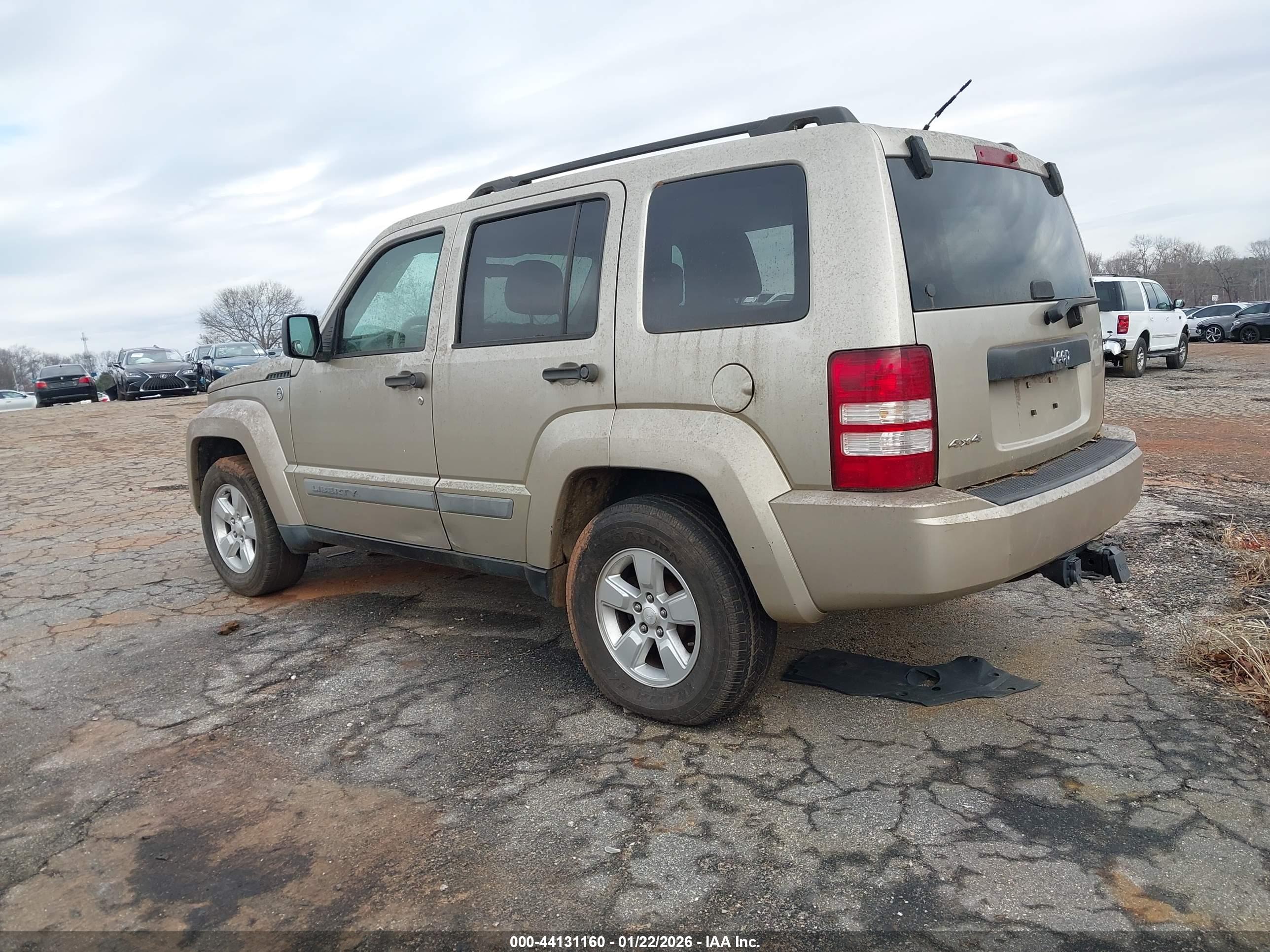 JEEP LIBERTY image 3