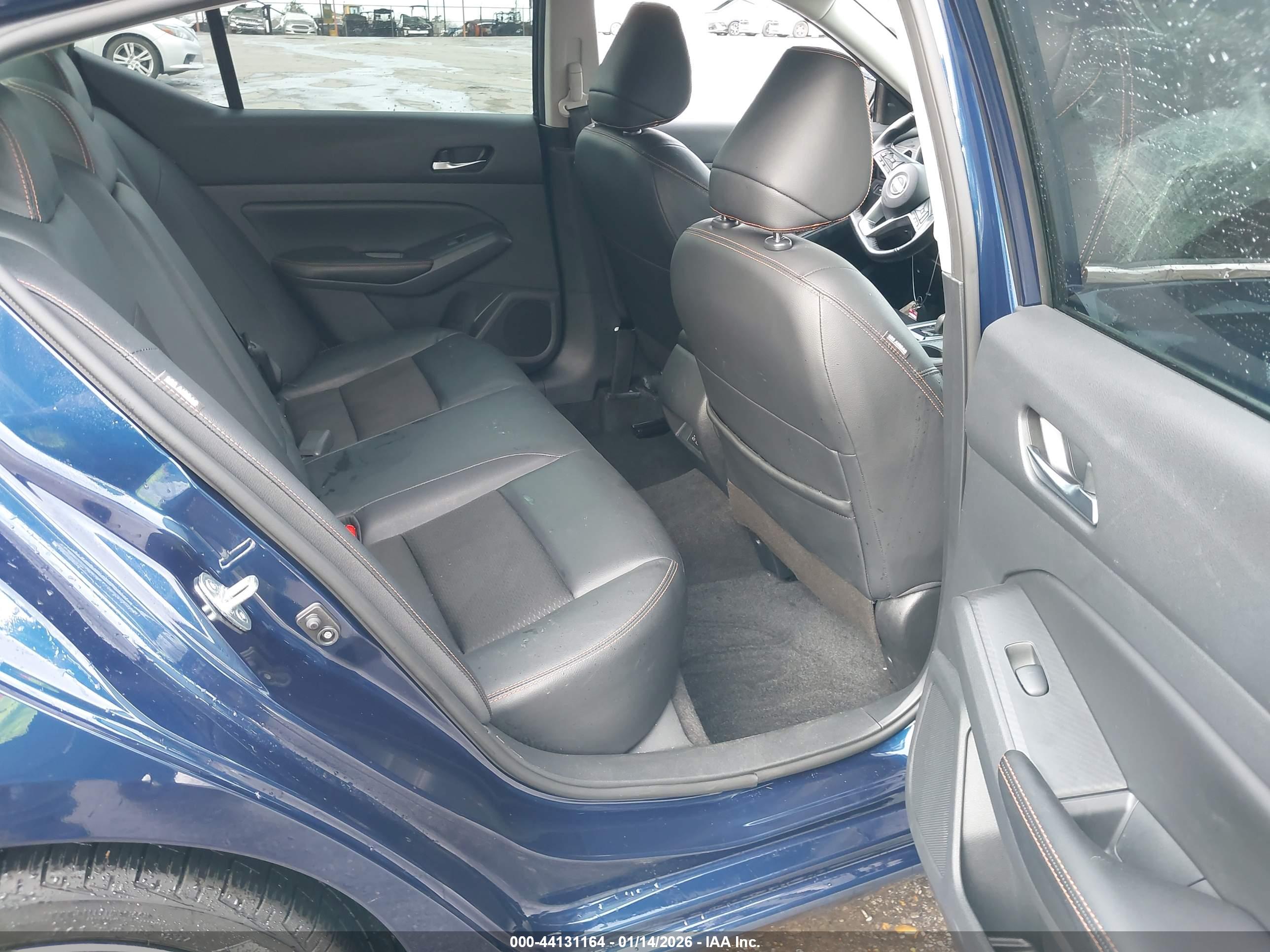 NISSAN ALTIMA image 8