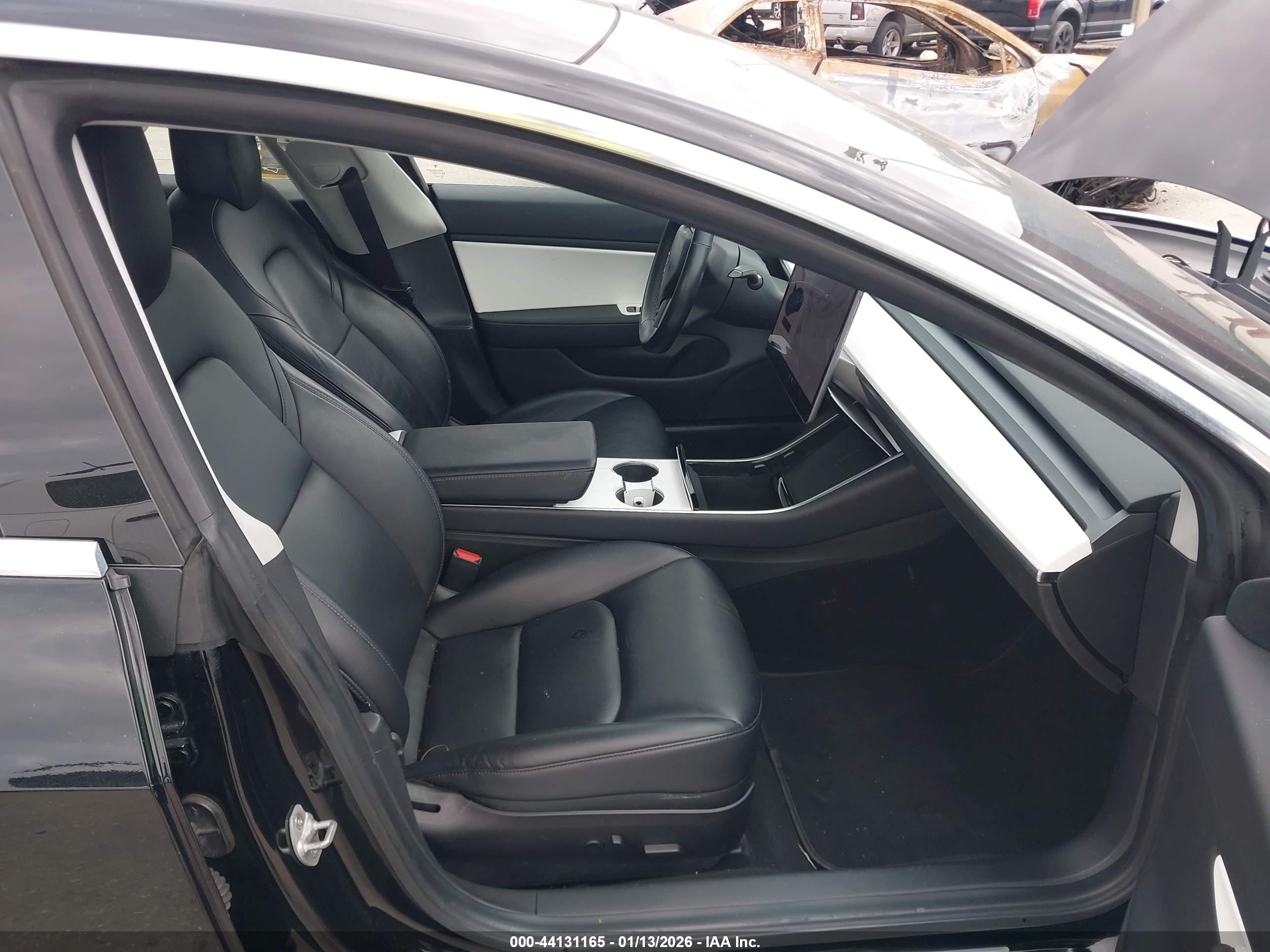 TESLA MODEL image 5