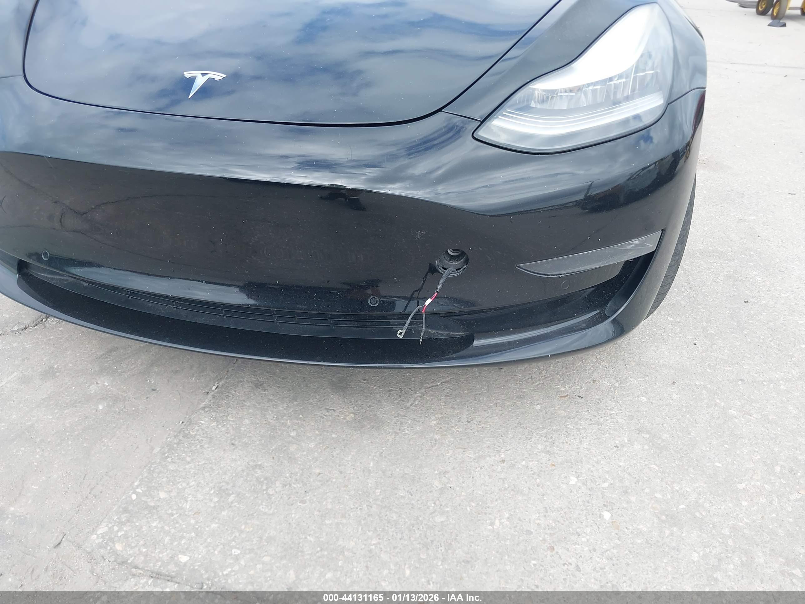 TESLA MODEL image 6