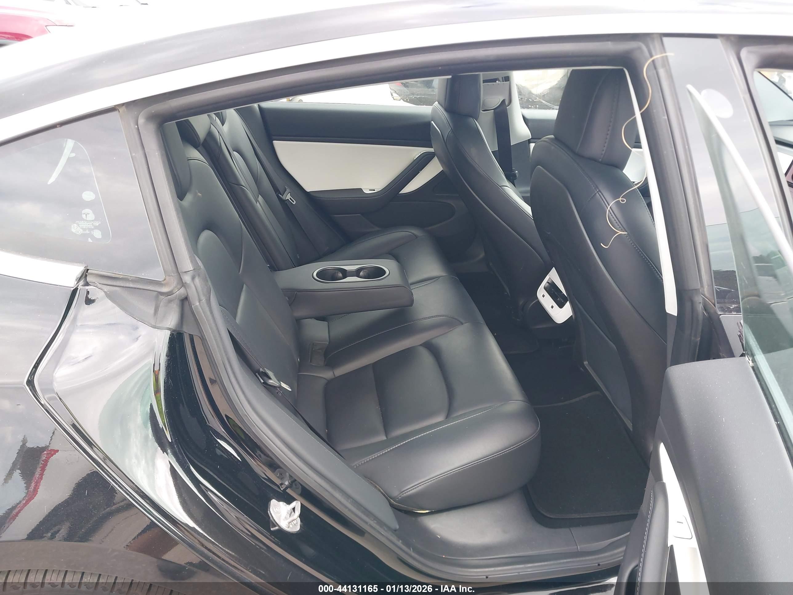 TESLA MODEL image 8