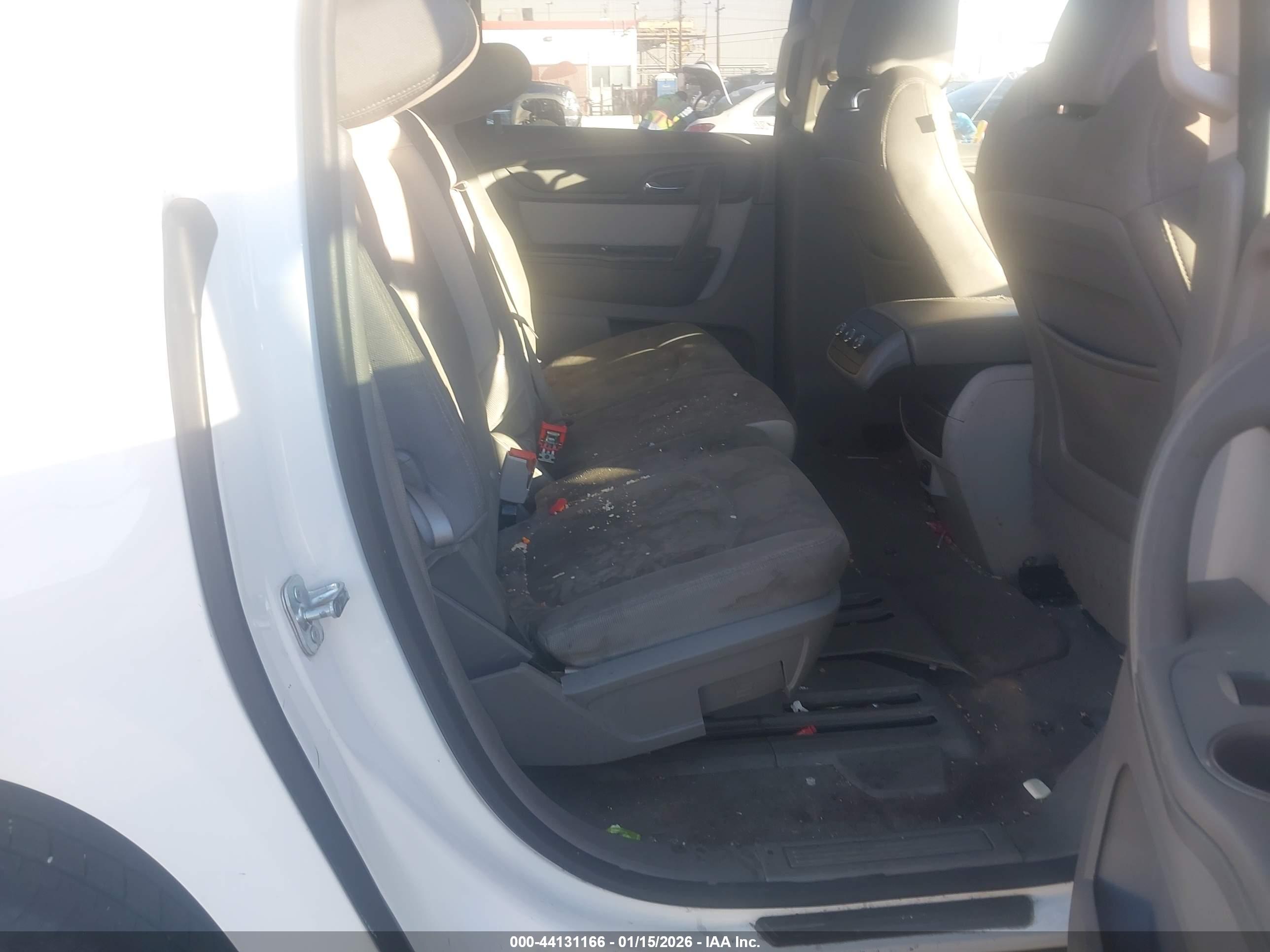 GMC ACADIA image 8