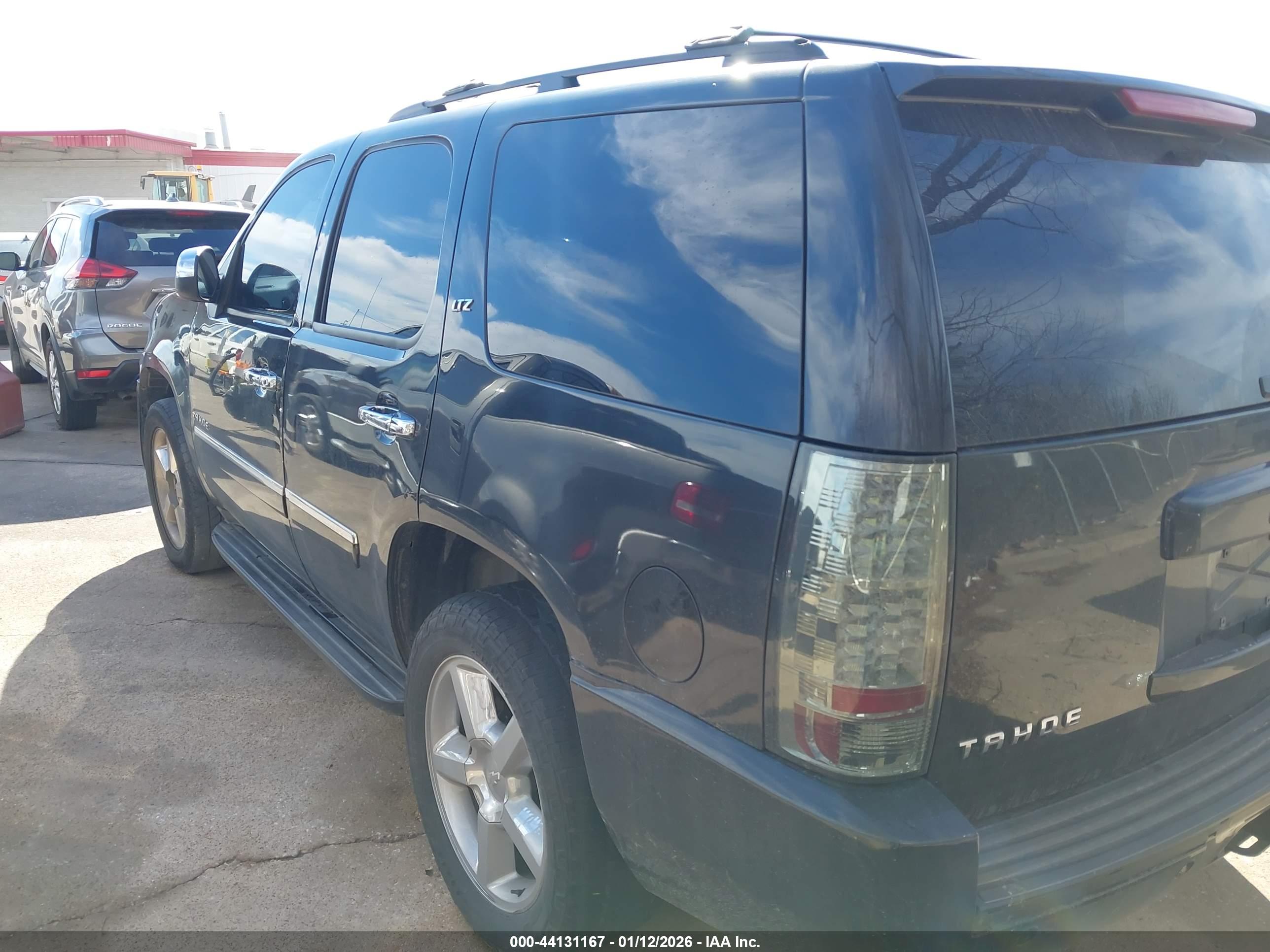 CHEVROLET TAHOE image 3