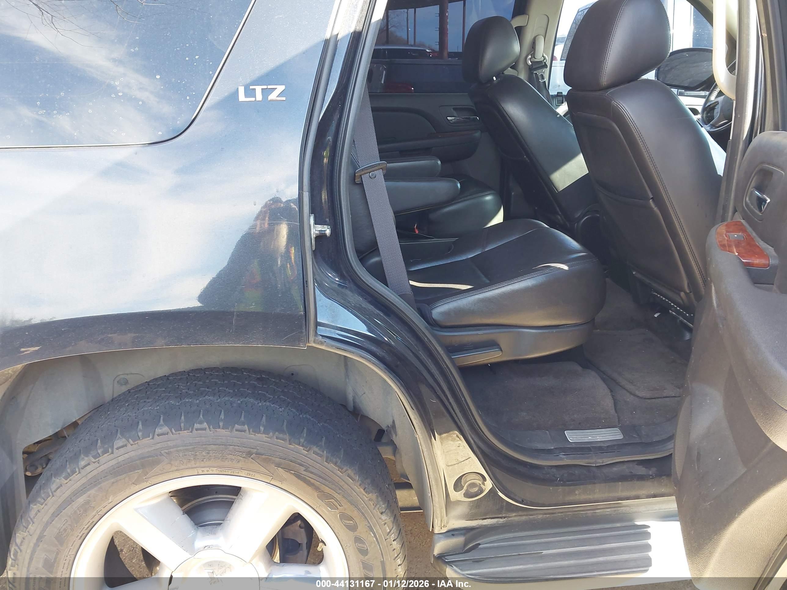 CHEVROLET TAHOE image 8