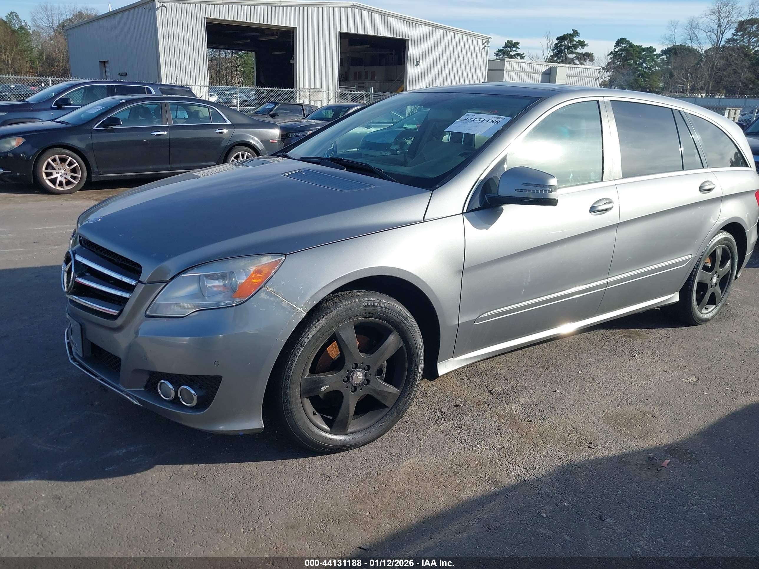 MERCEDES-BENZ R image 2