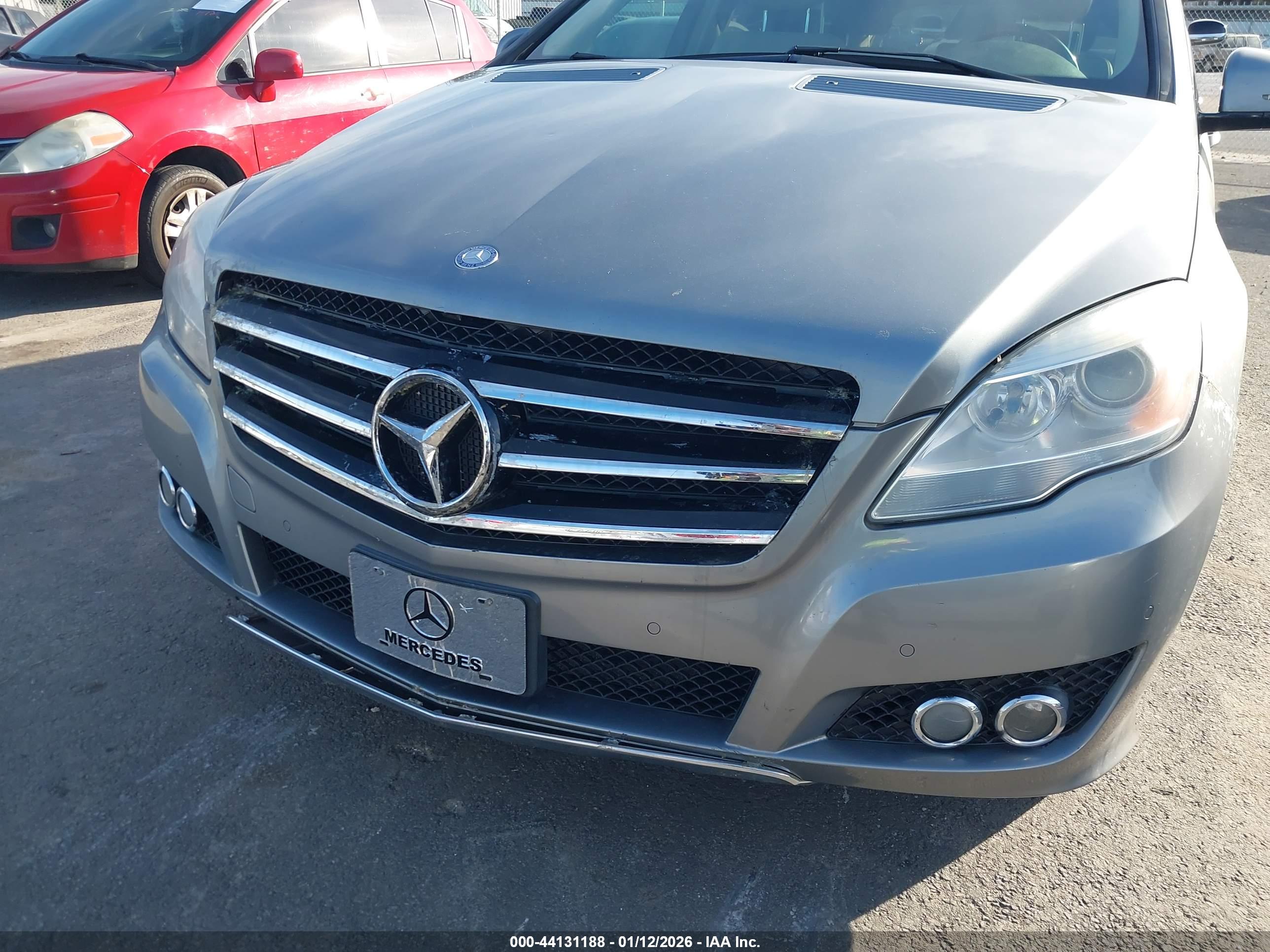 MERCEDES-BENZ R image 6