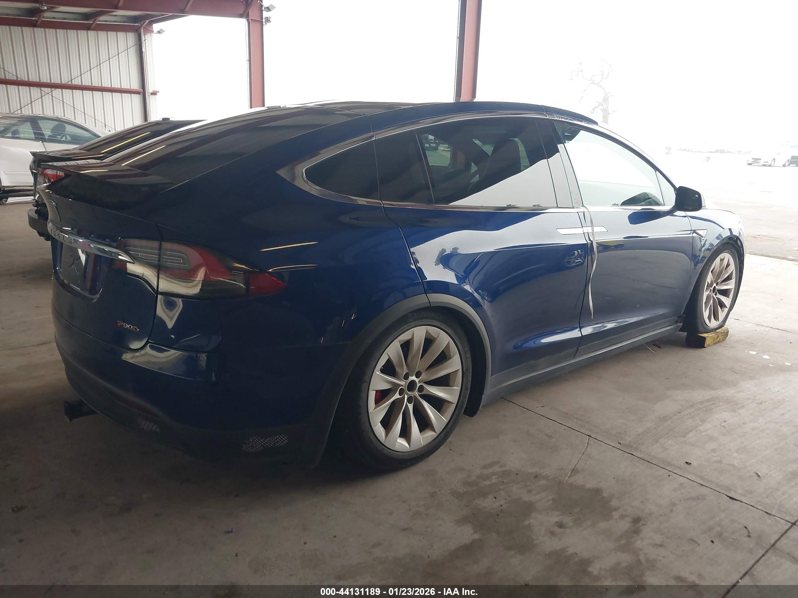 TESLA MODEL image 4