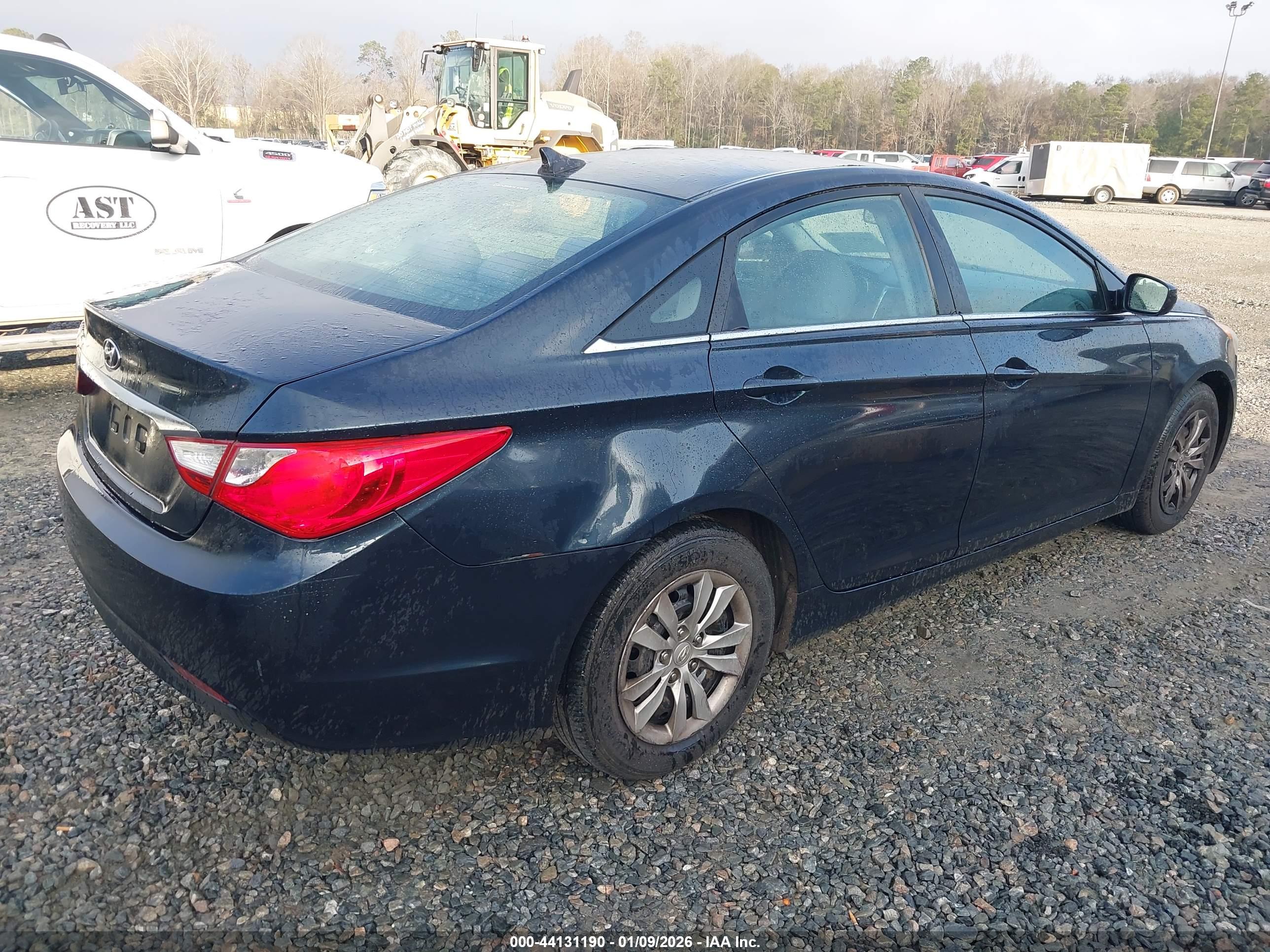 HYUNDAI SONATA image 4