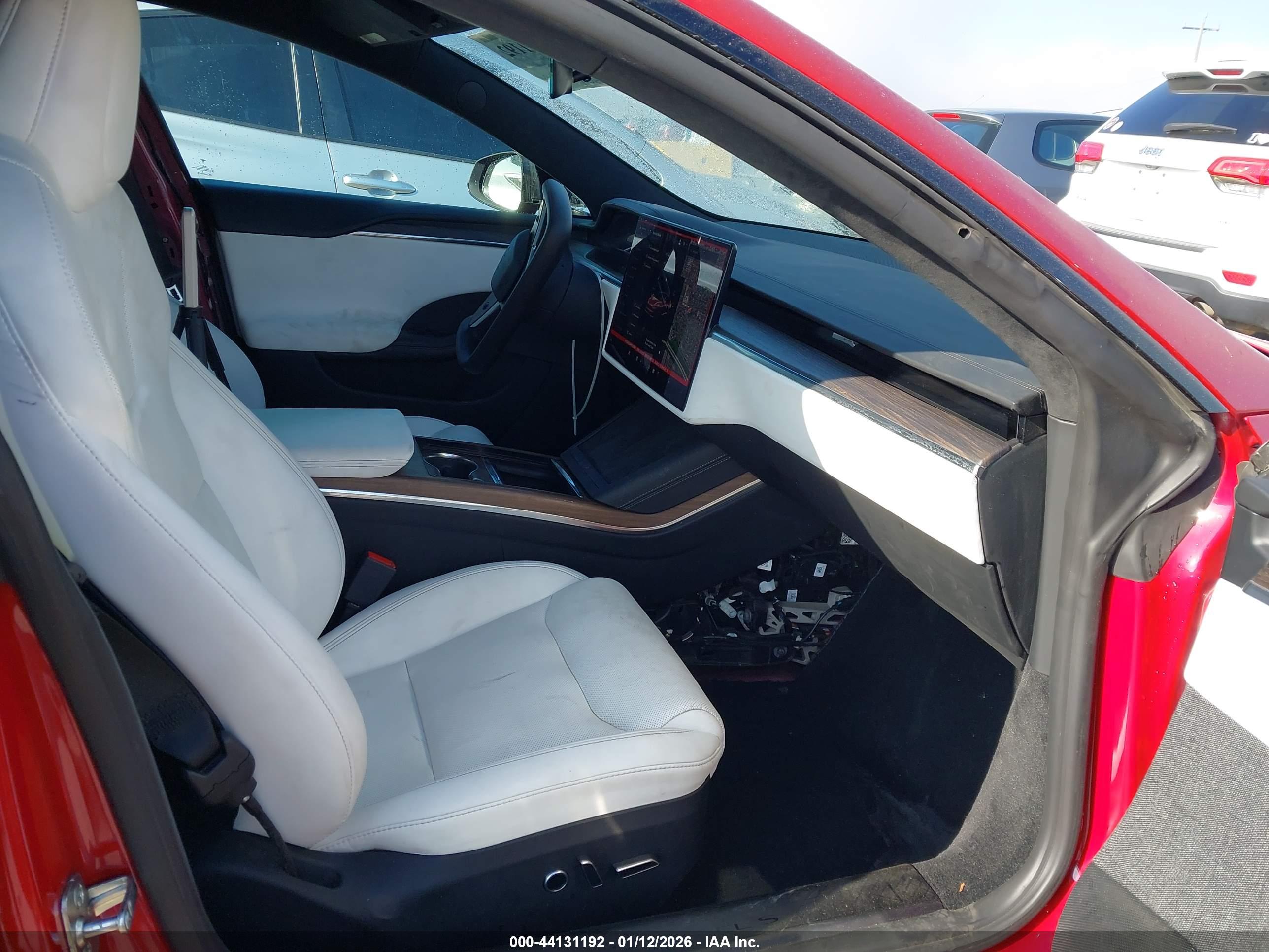 TESLA MODEL image 5