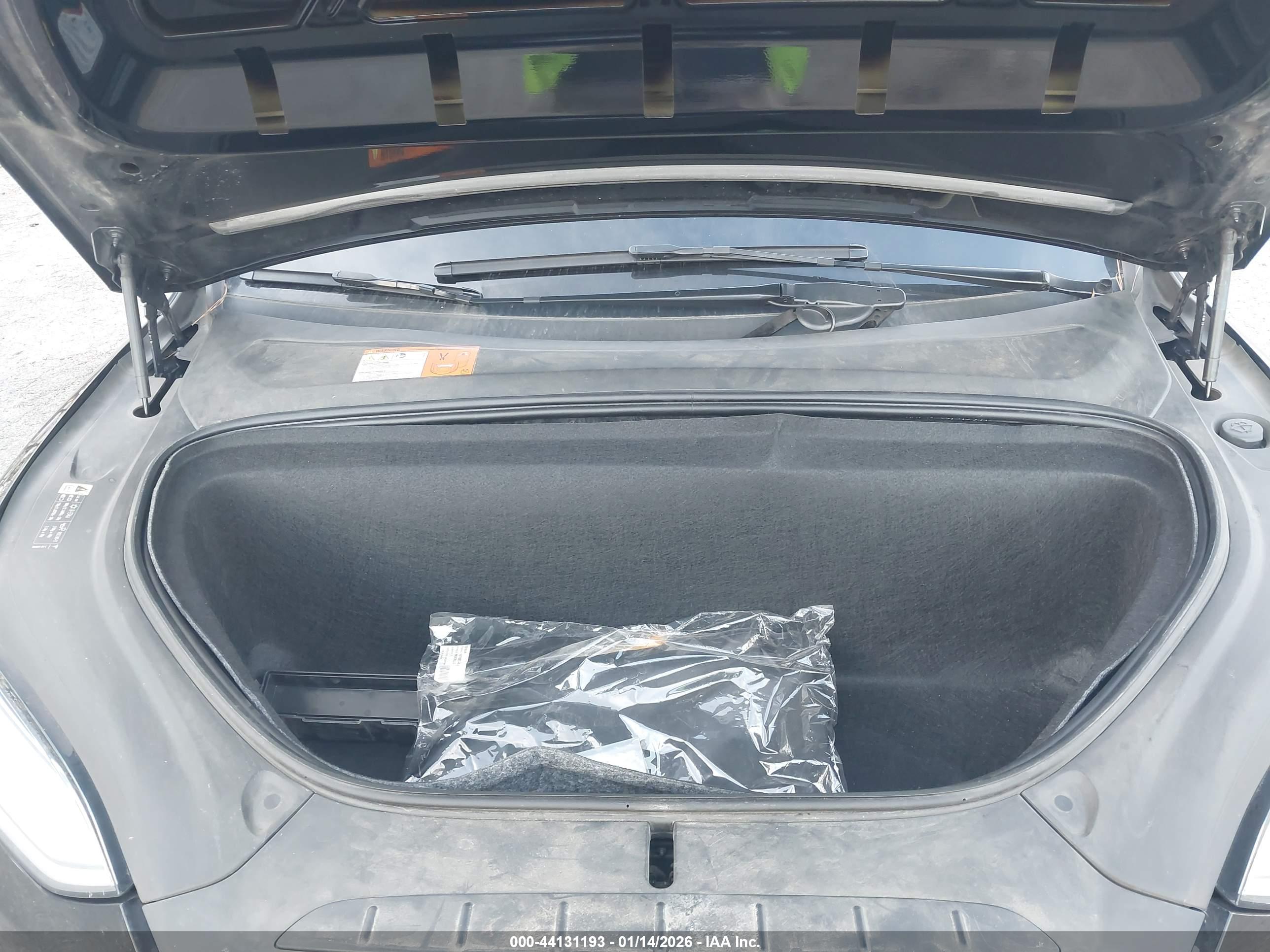 TESLA MODEL image 10
