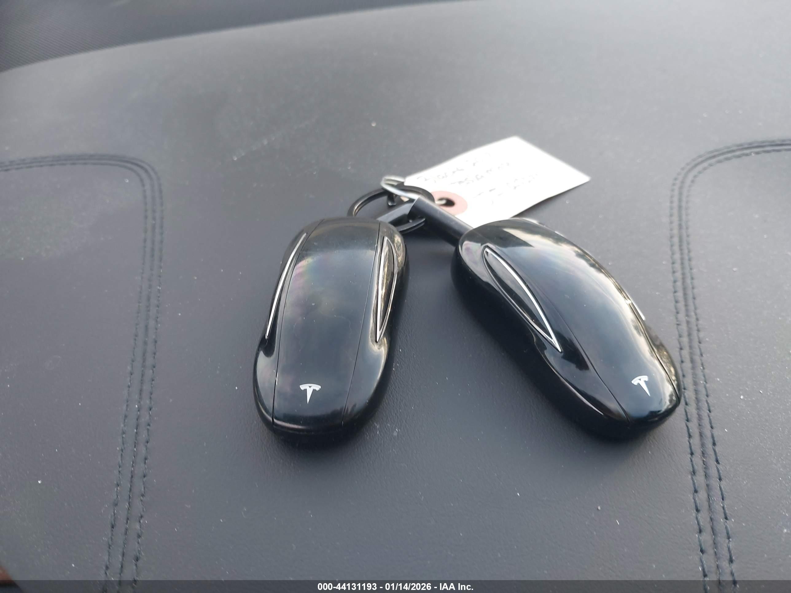 TESLA MODEL image 11