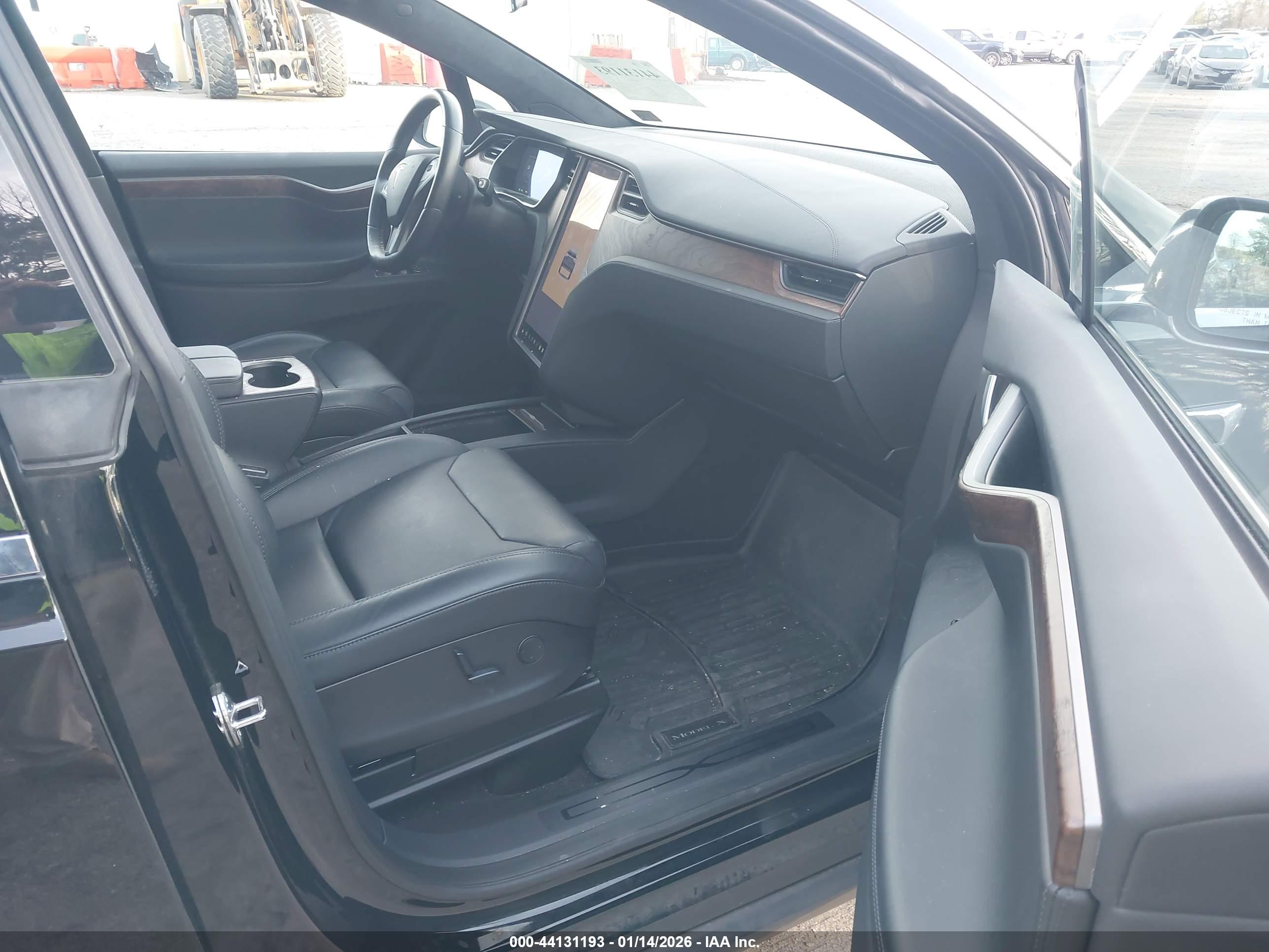 TESLA MODEL image 5