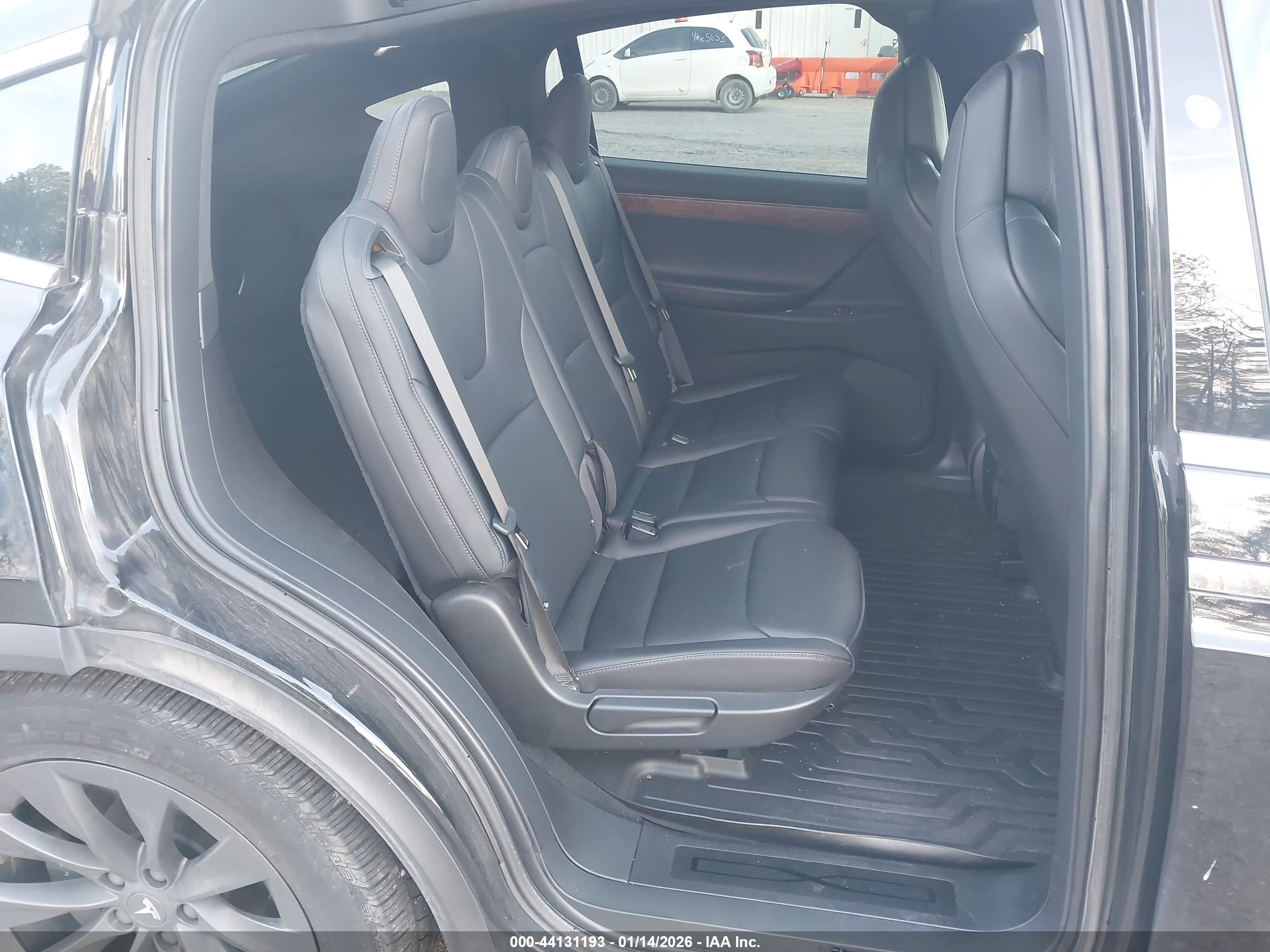 TESLA MODEL image 8