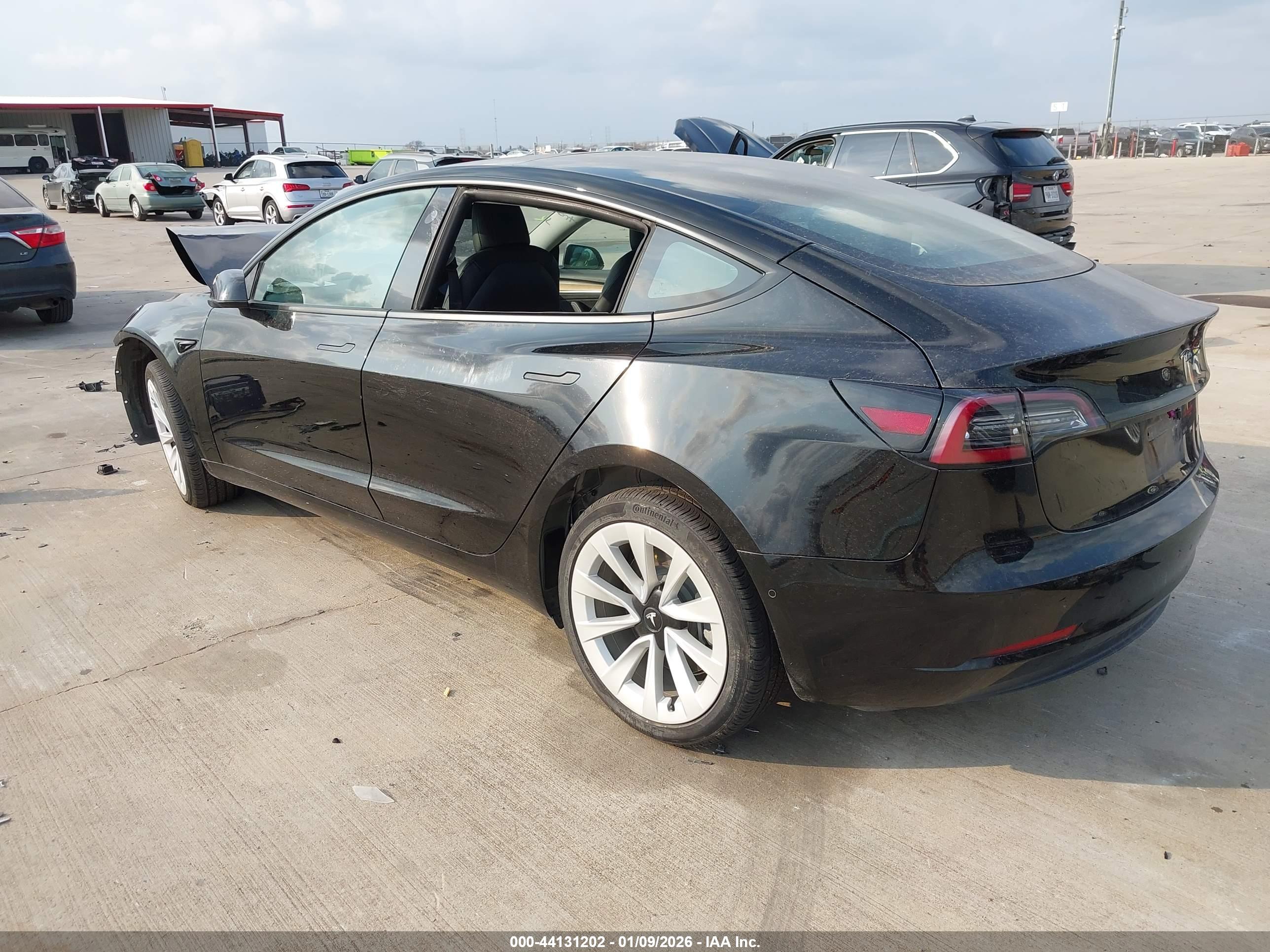 TESLA MODEL image 3