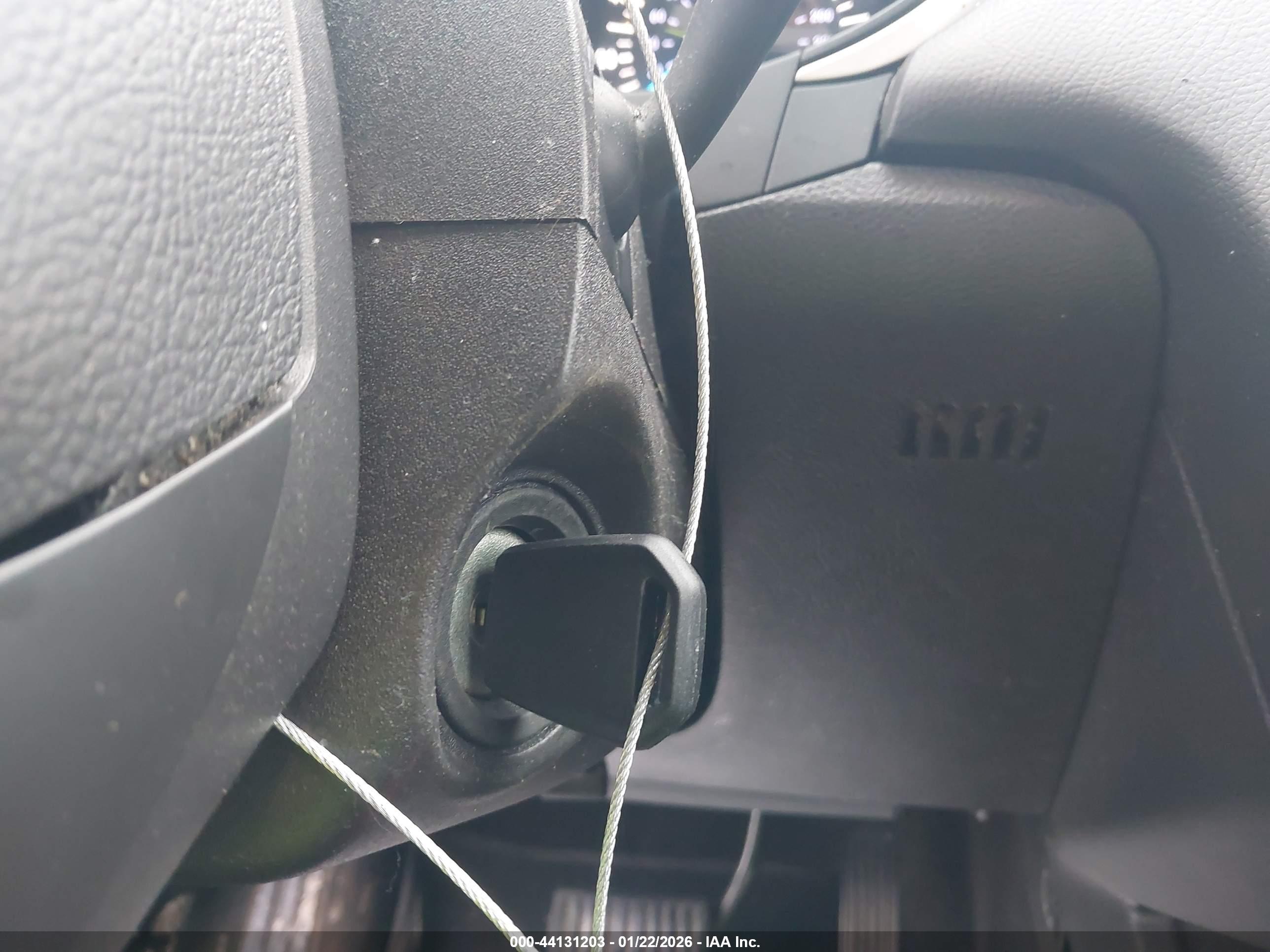 FORD FUSION image 11