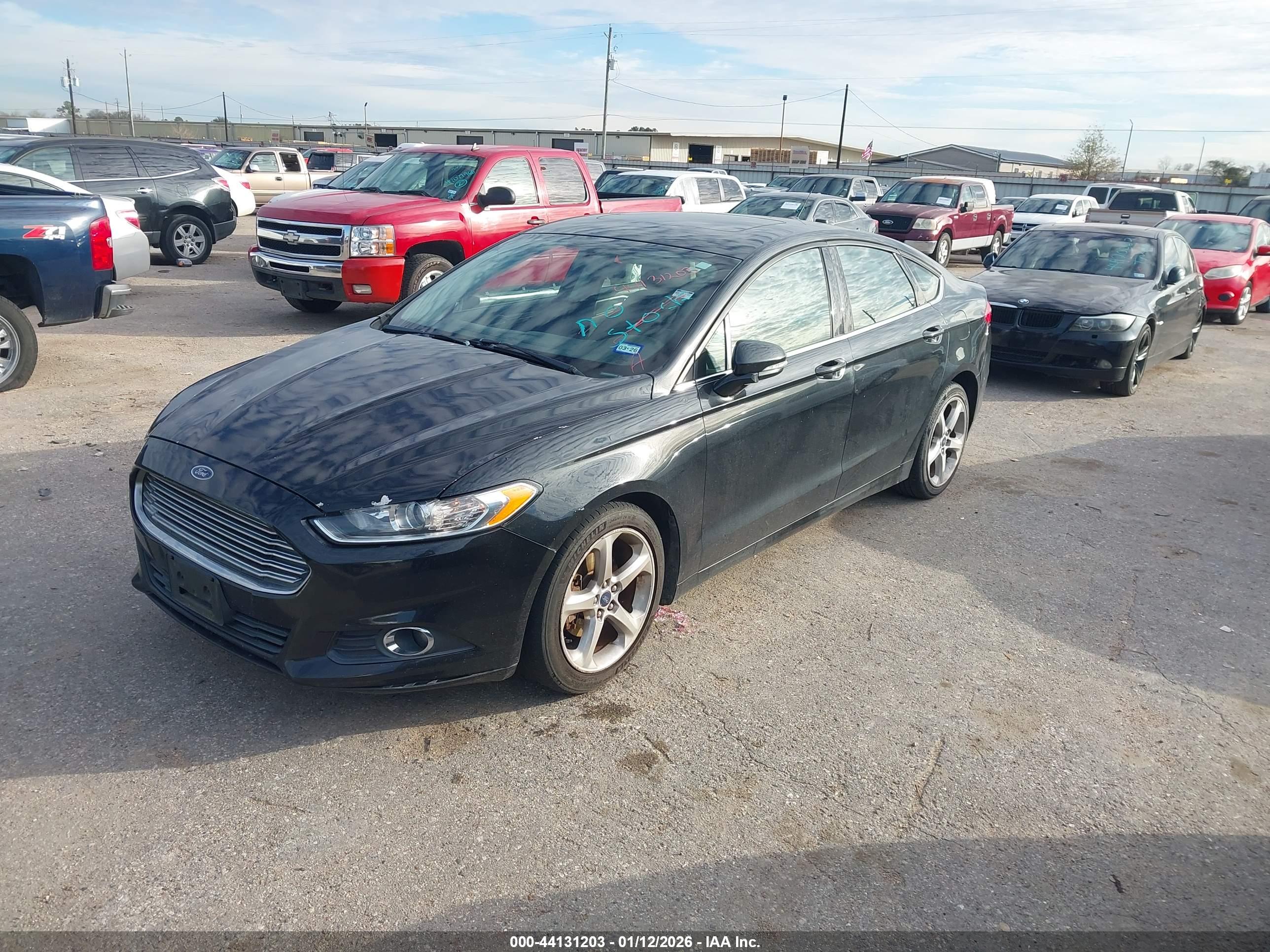 FORD FUSION image 2