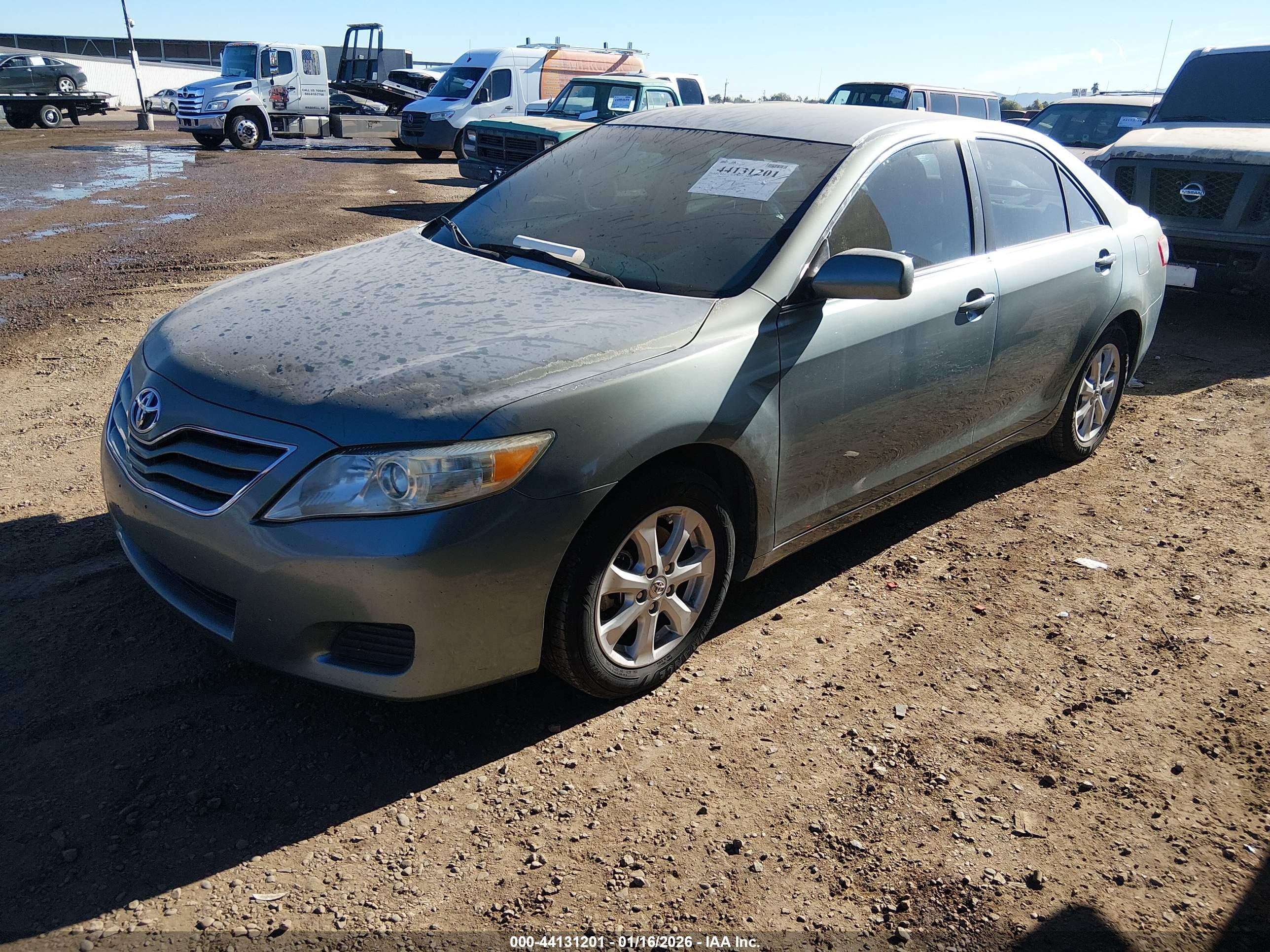 TOYOTA CAMRY image 2