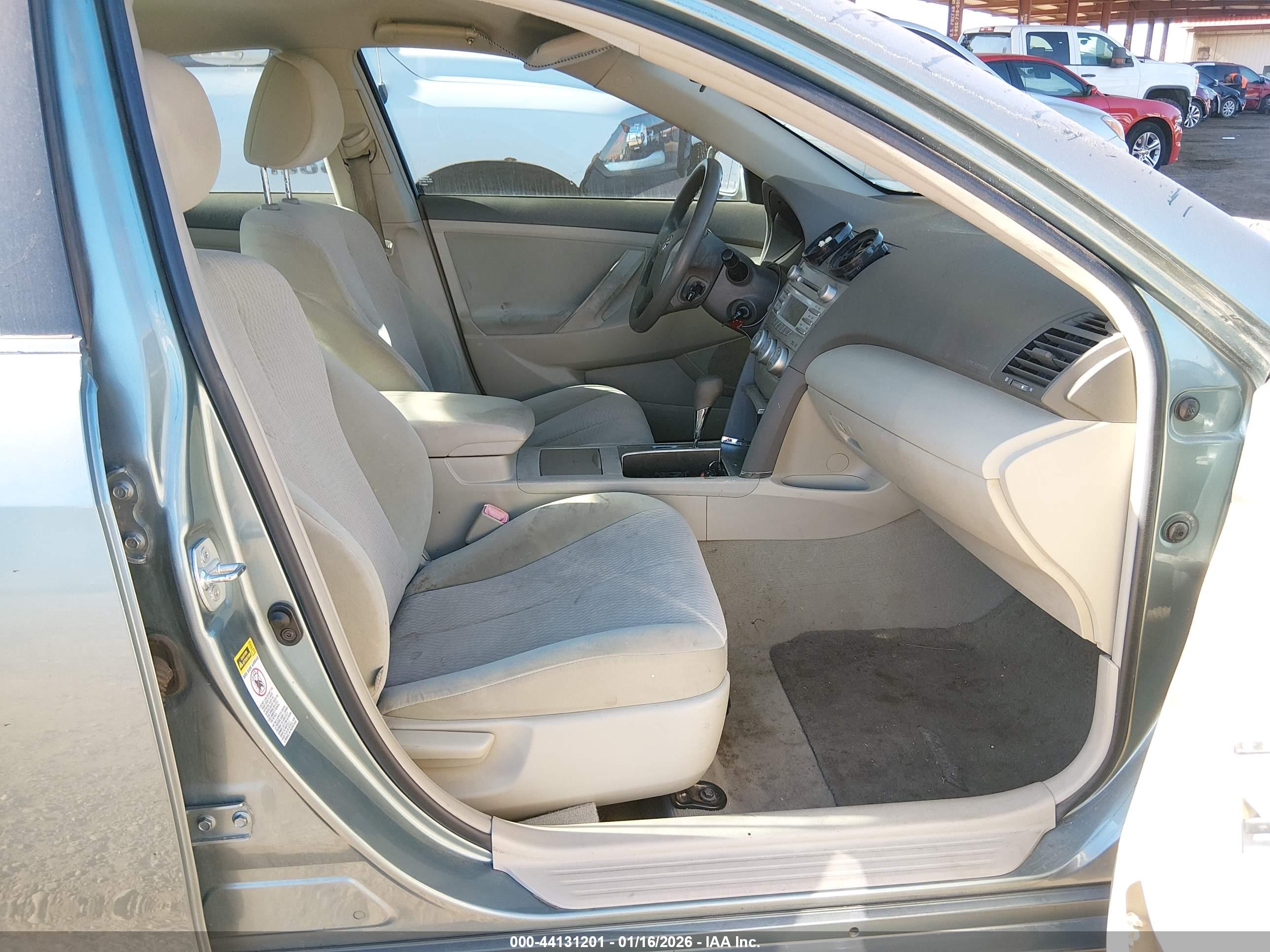 TOYOTA CAMRY image 5