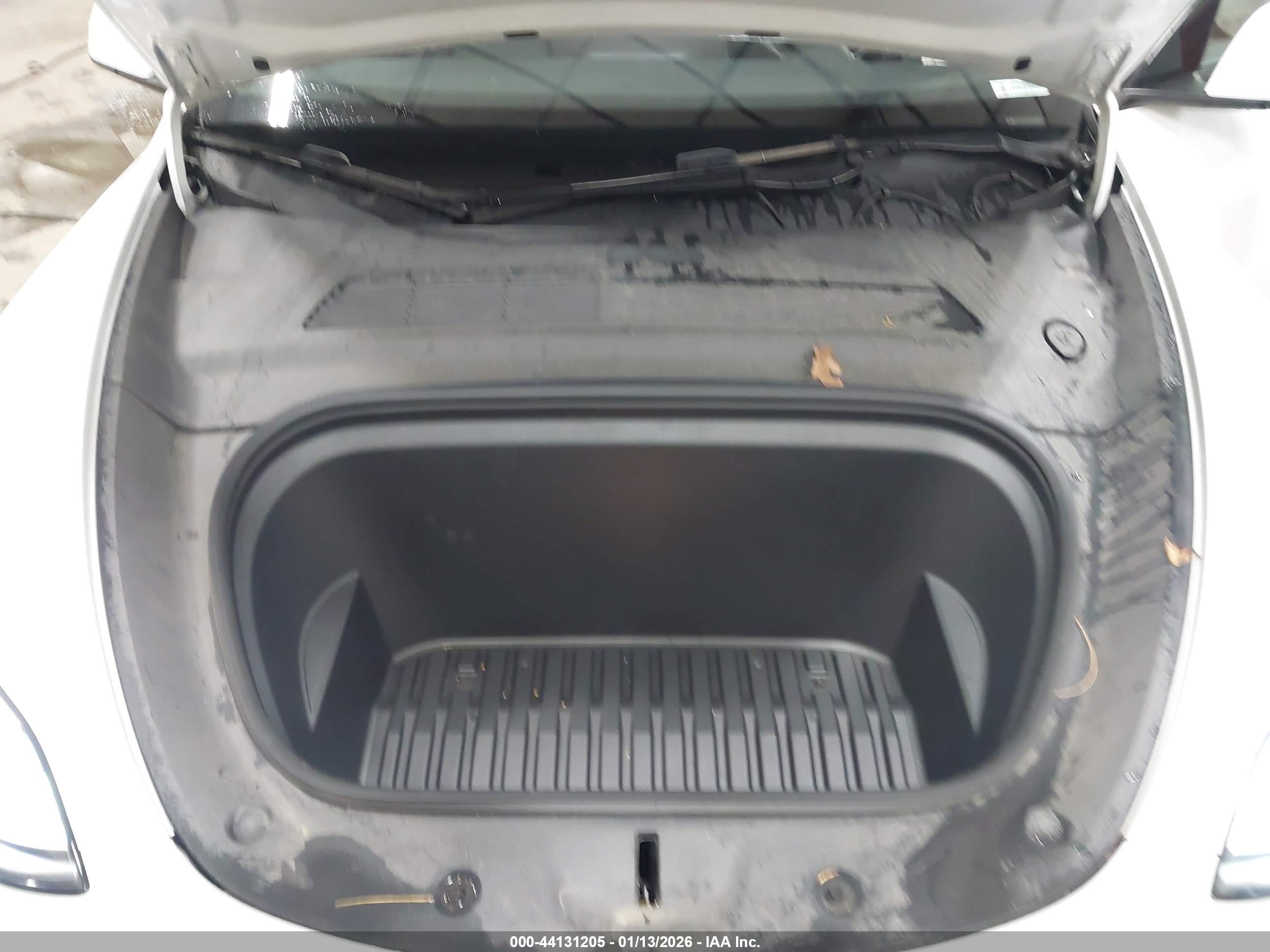 TESLA MODEL image 10