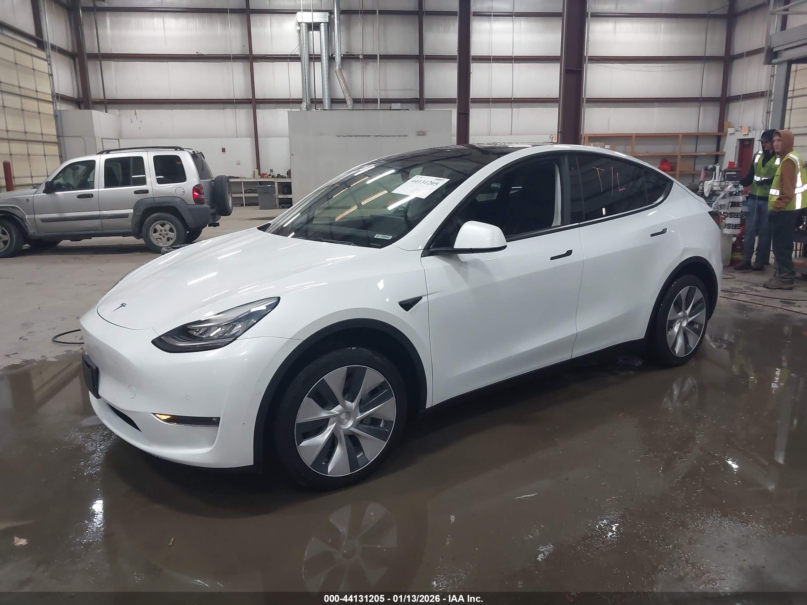 TESLA MODEL image 2