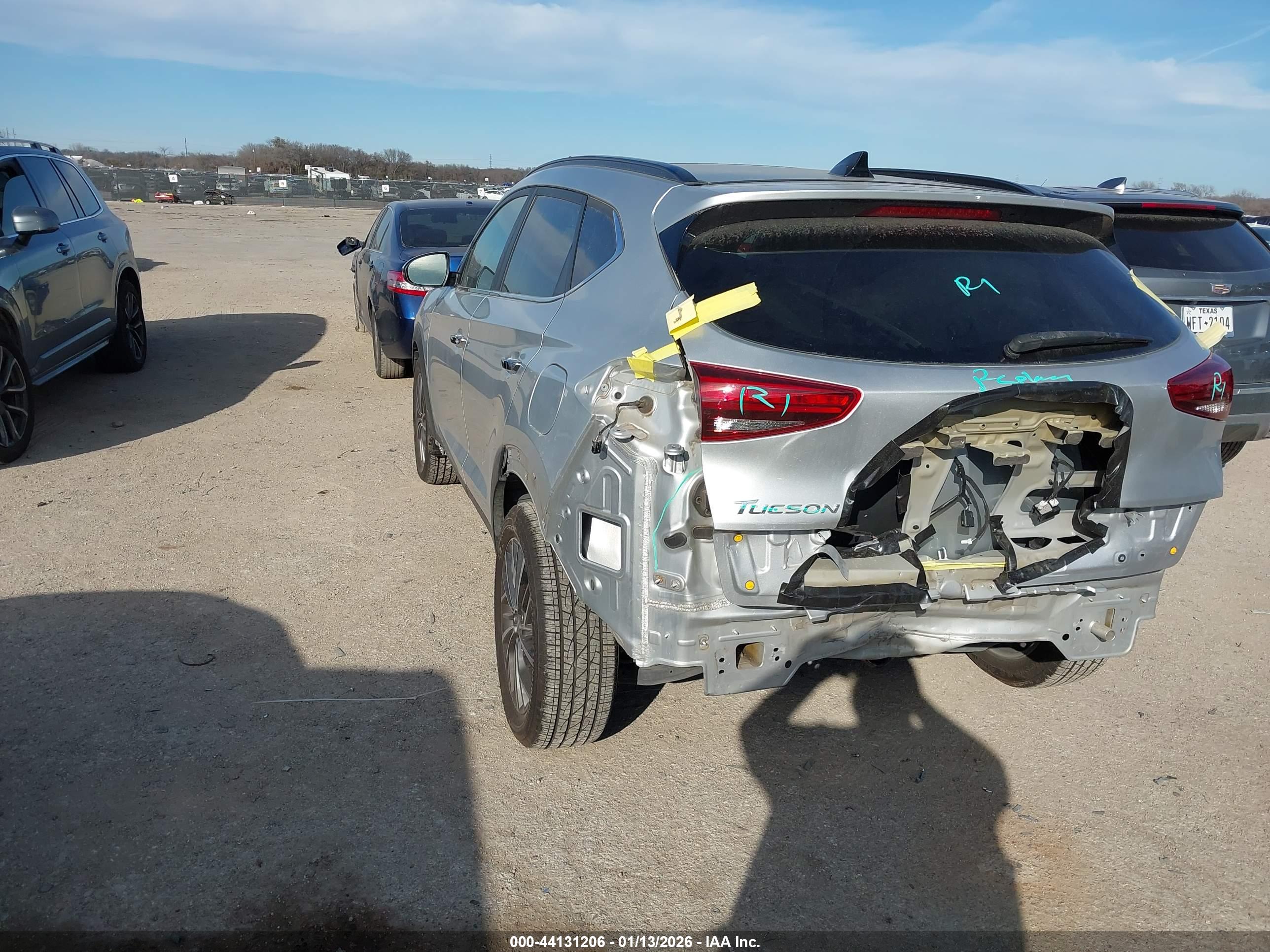 HYUNDAI TUCSON image 3