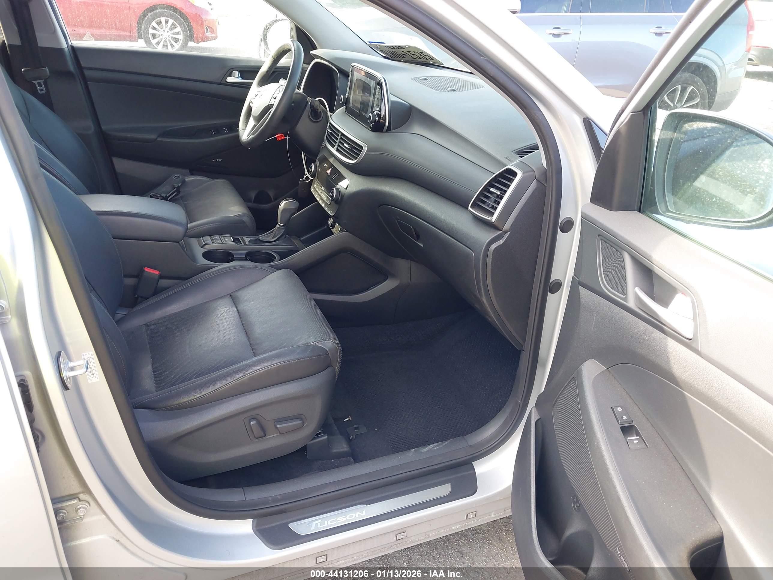 HYUNDAI TUCSON image 5