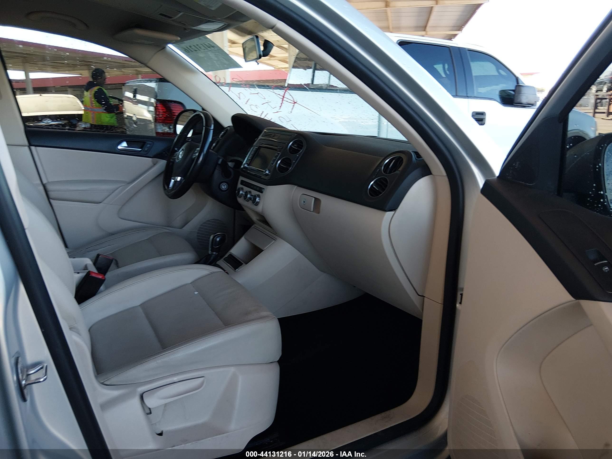 VOLKSWAGEN TIGUAN image 5