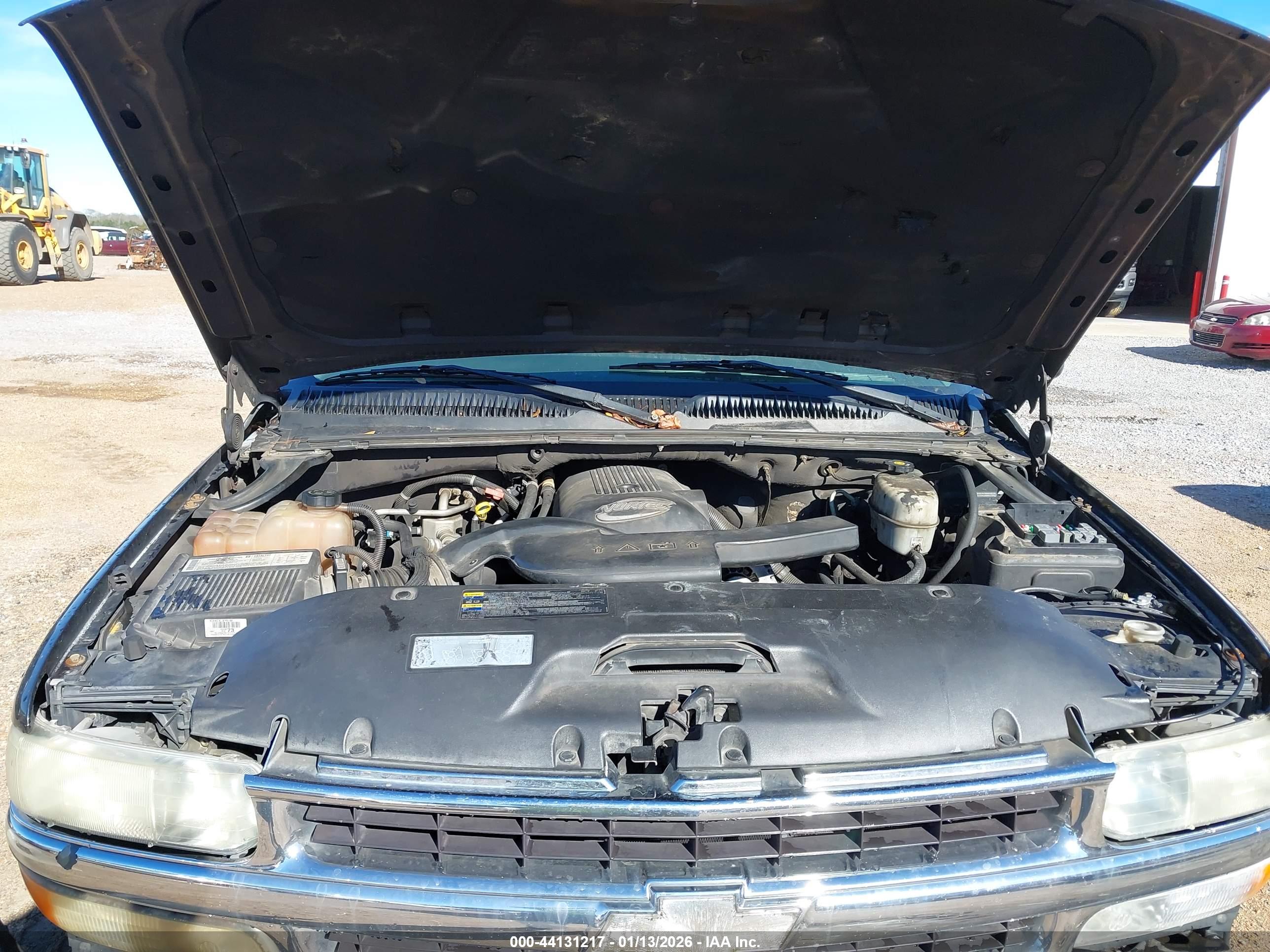CHEVROLET TAHOE image 10