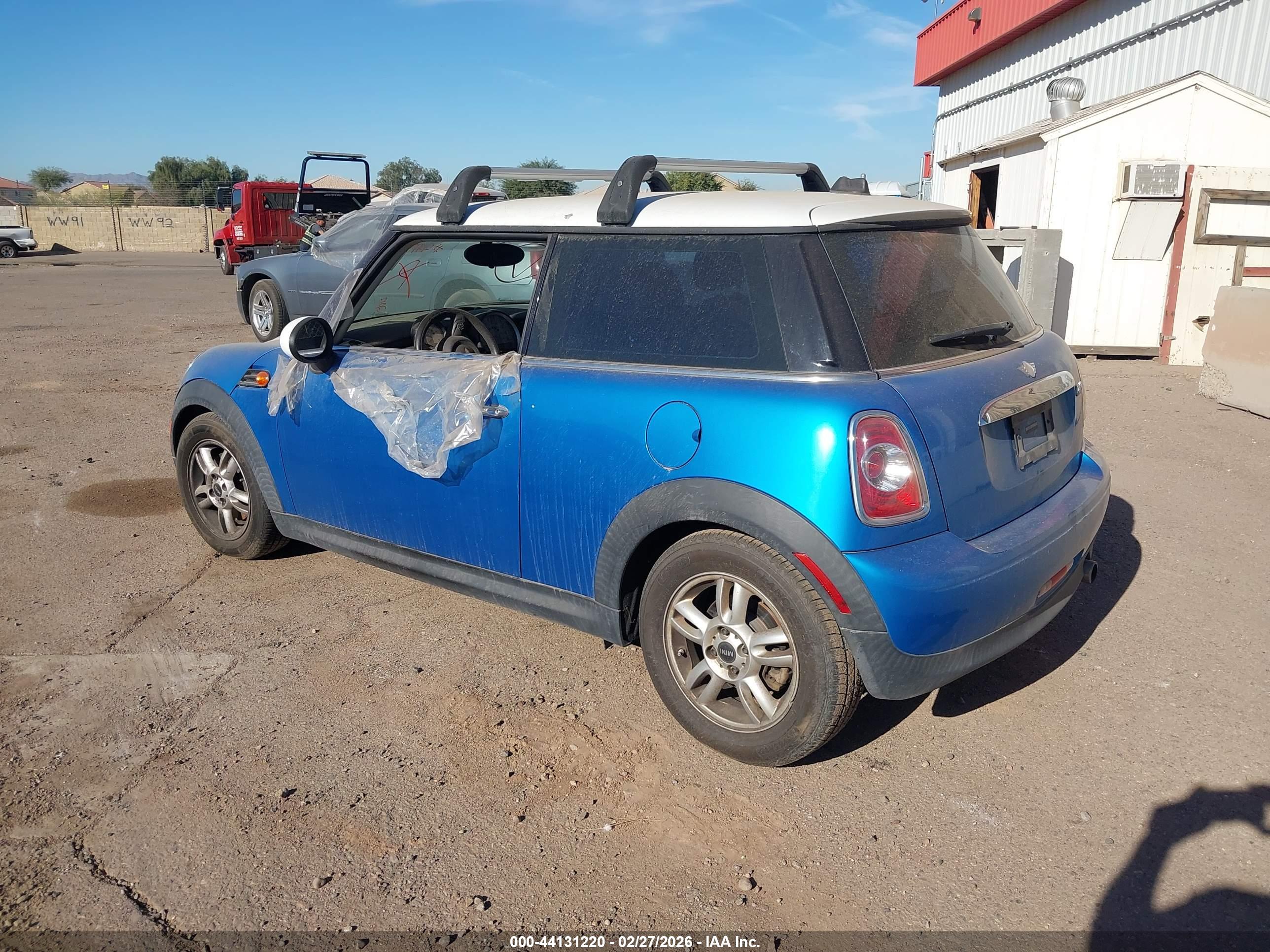 MINI COOPER image 3