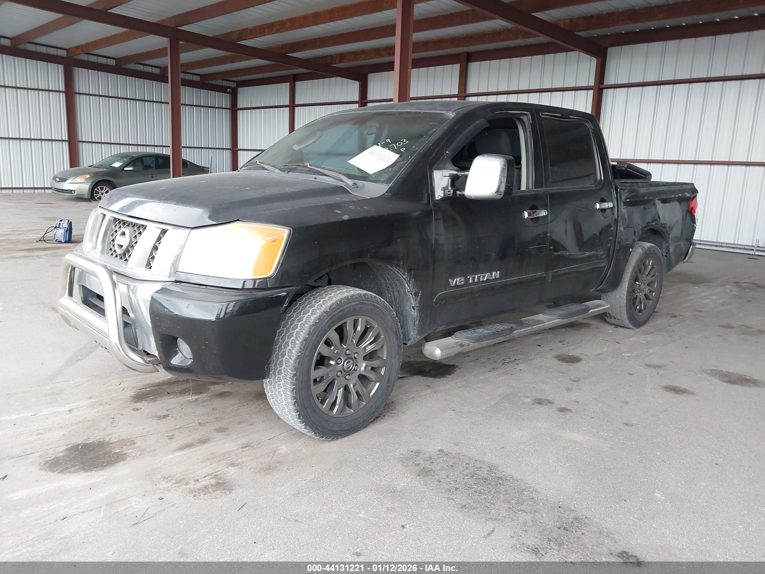 NISSAN TITAN image 2