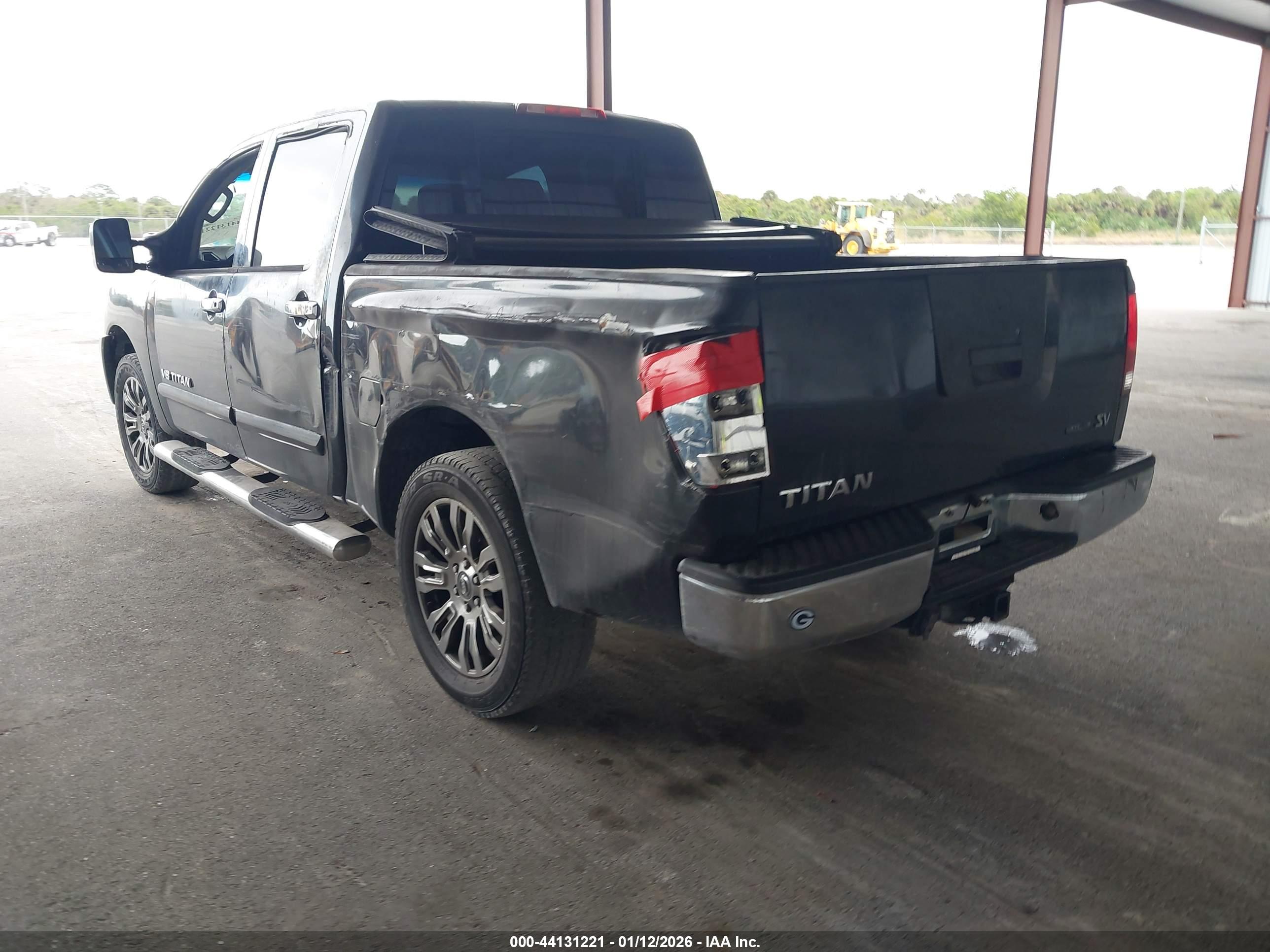 NISSAN TITAN image 3