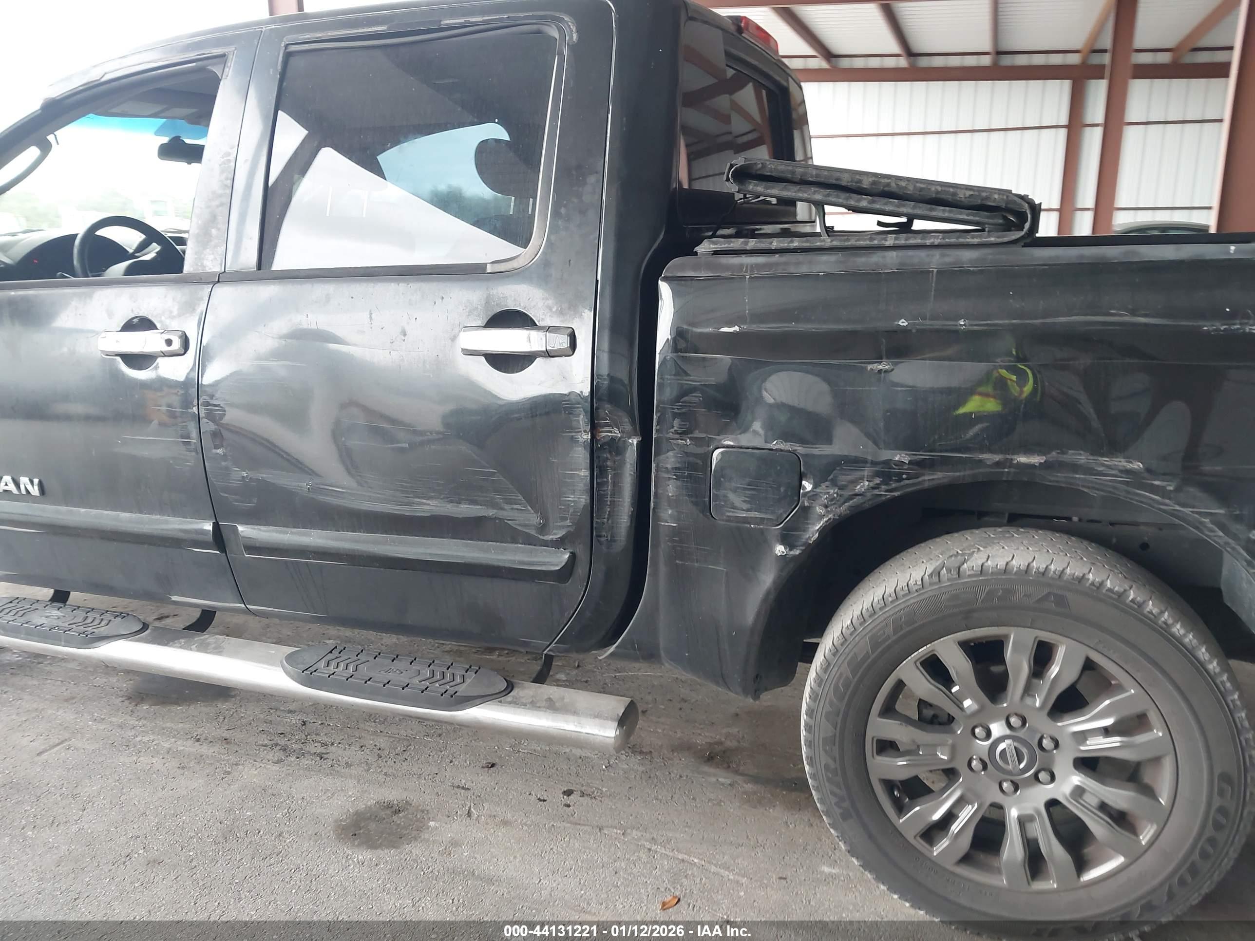 NISSAN TITAN image 6
