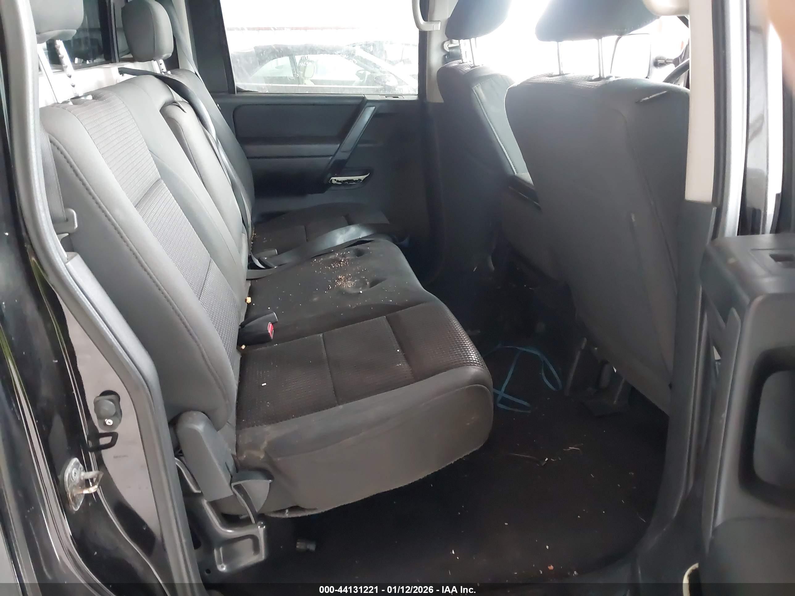 NISSAN TITAN image 8