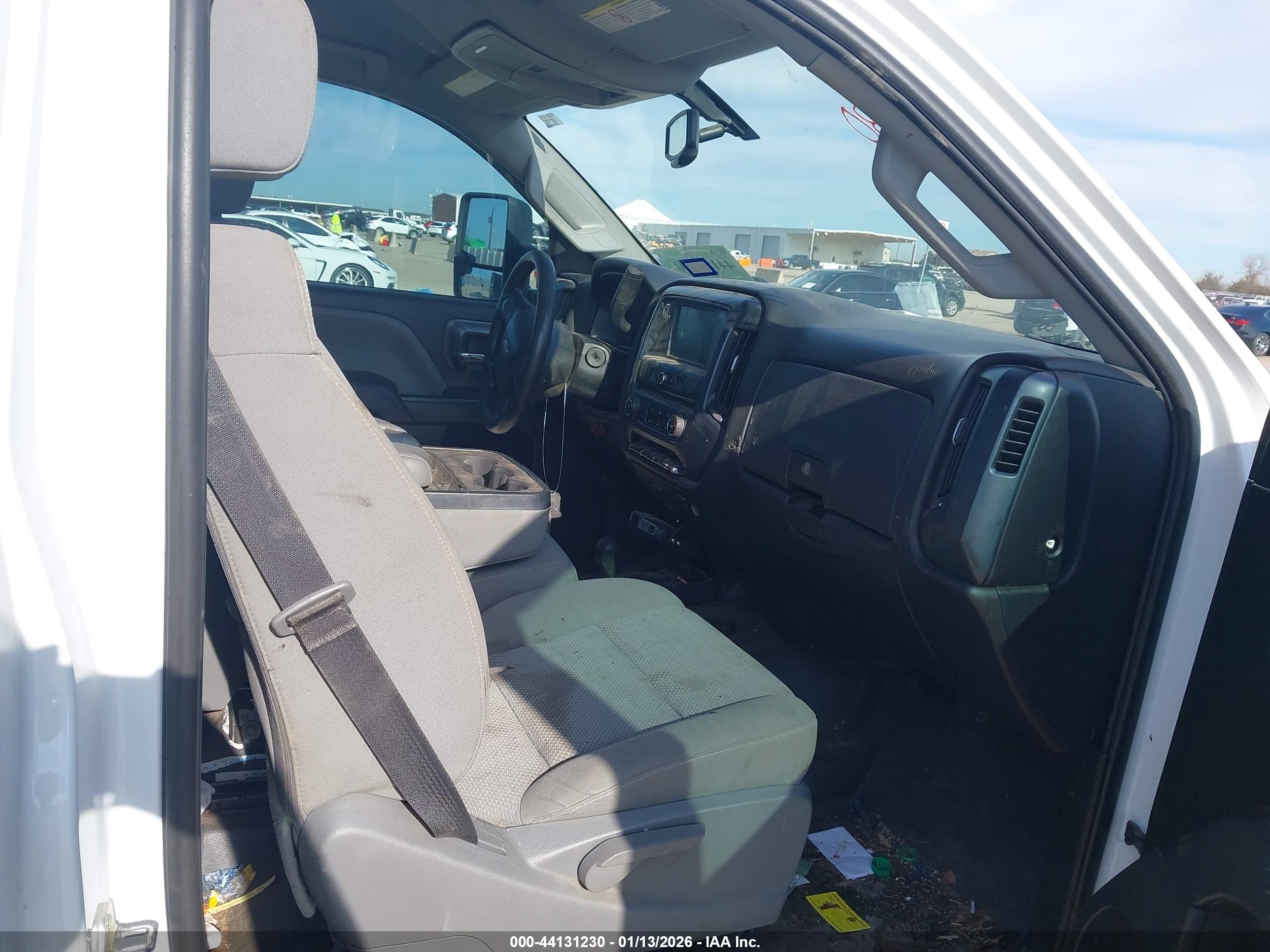 CHEVROLET SILVERADO image 7