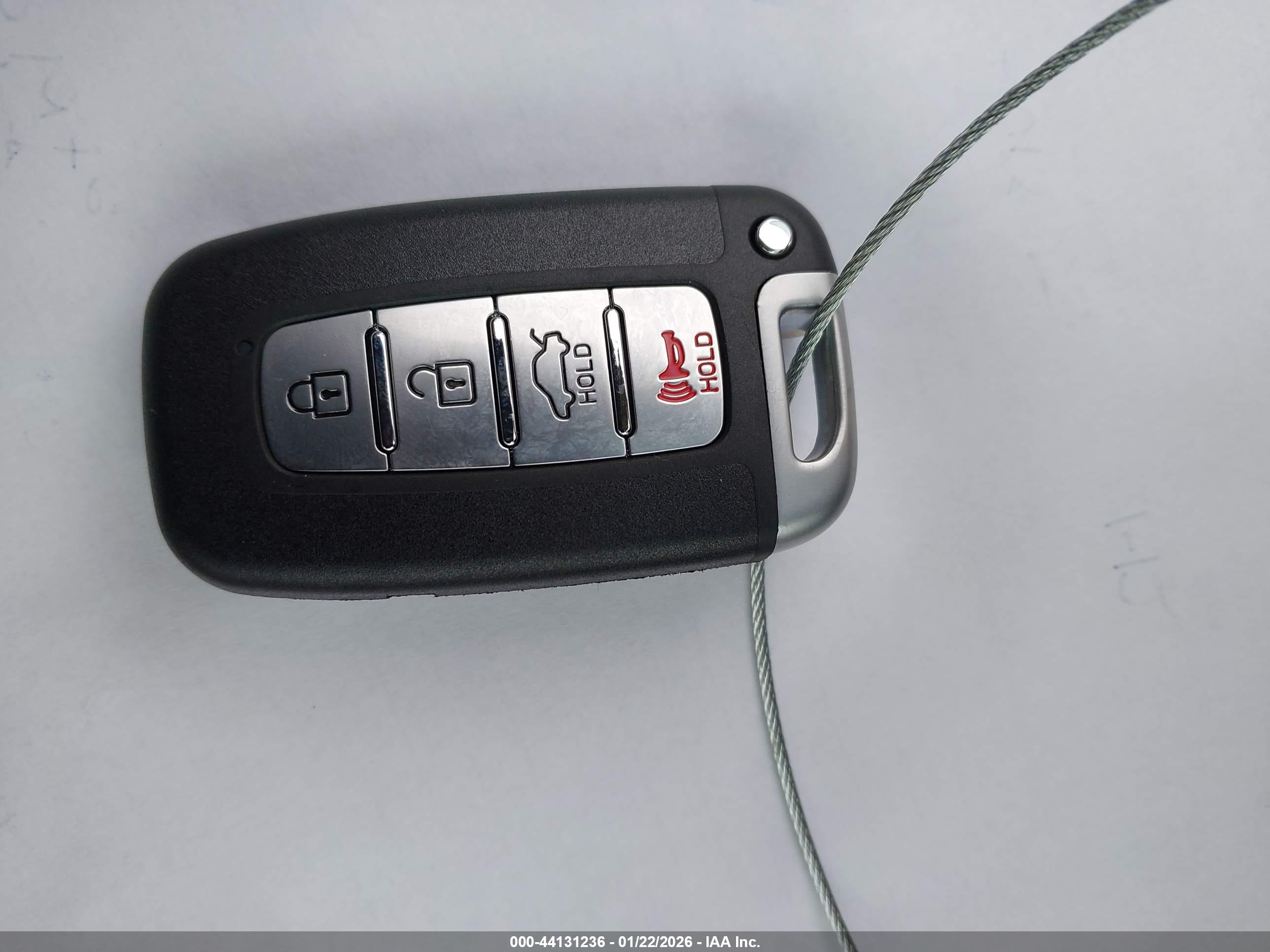 HYUNDAI GENESIS image 11
