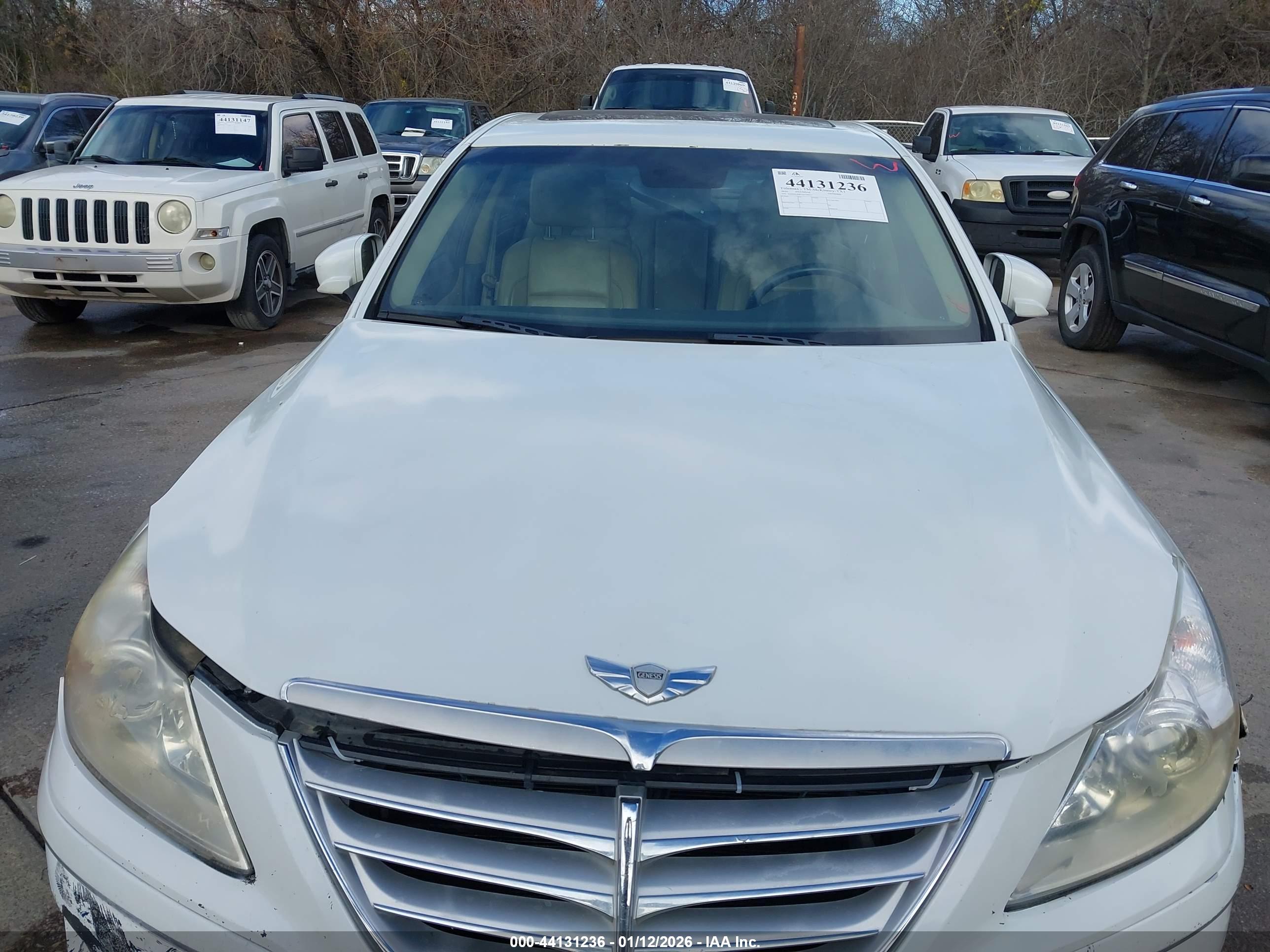 HYUNDAI GENESIS image 6