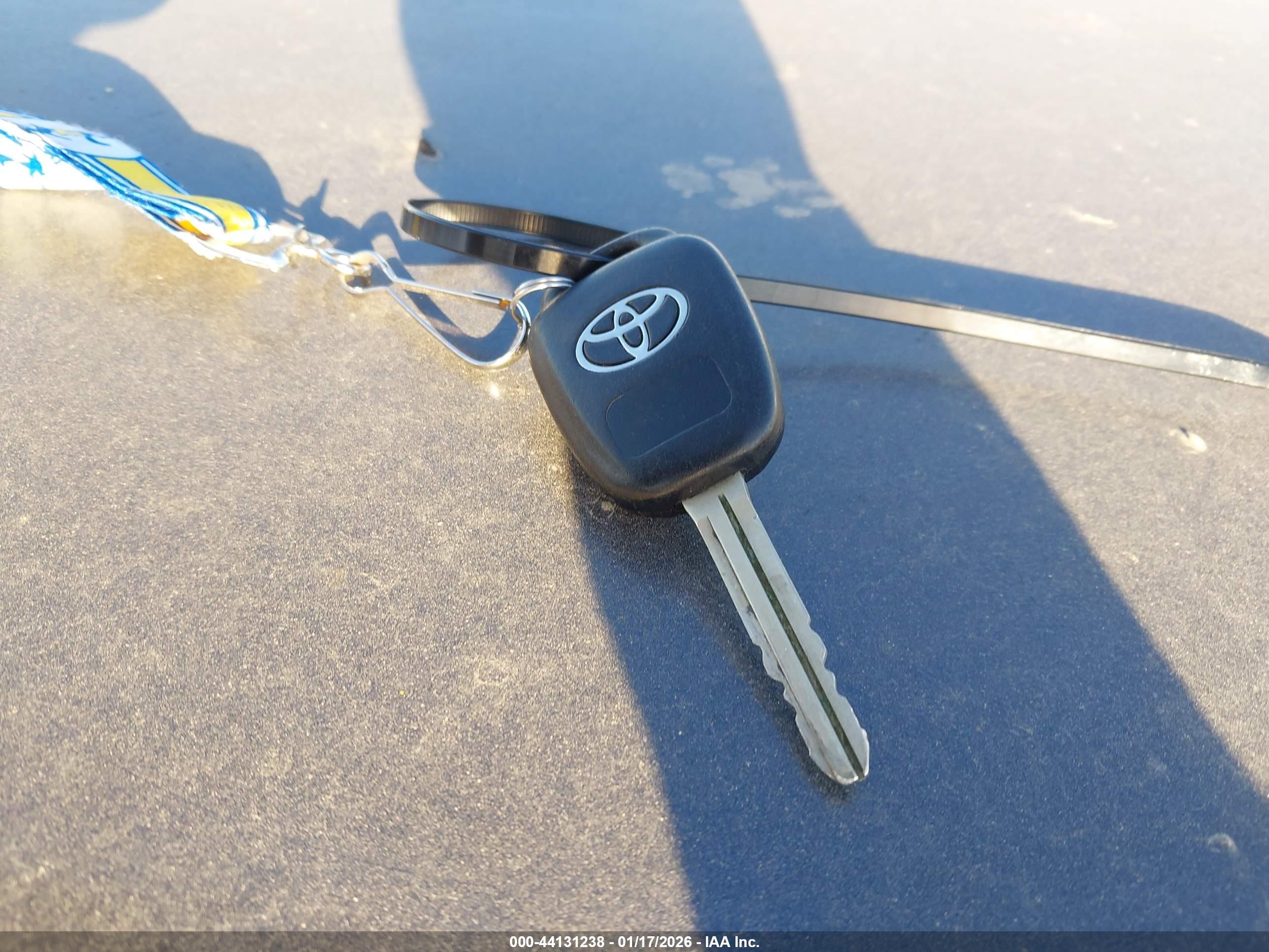 TOYOTA CAMRY image 11