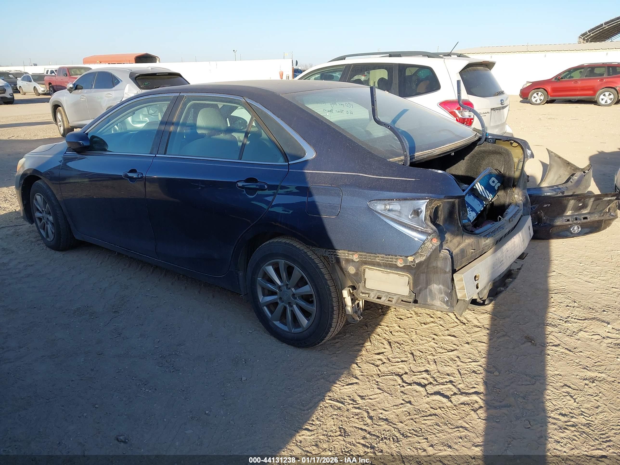 TOYOTA CAMRY image 3