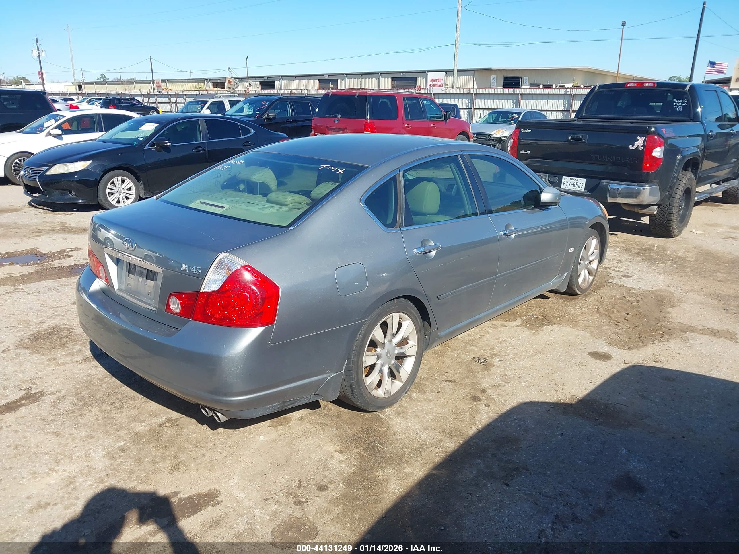 INFINITI M45 image 4