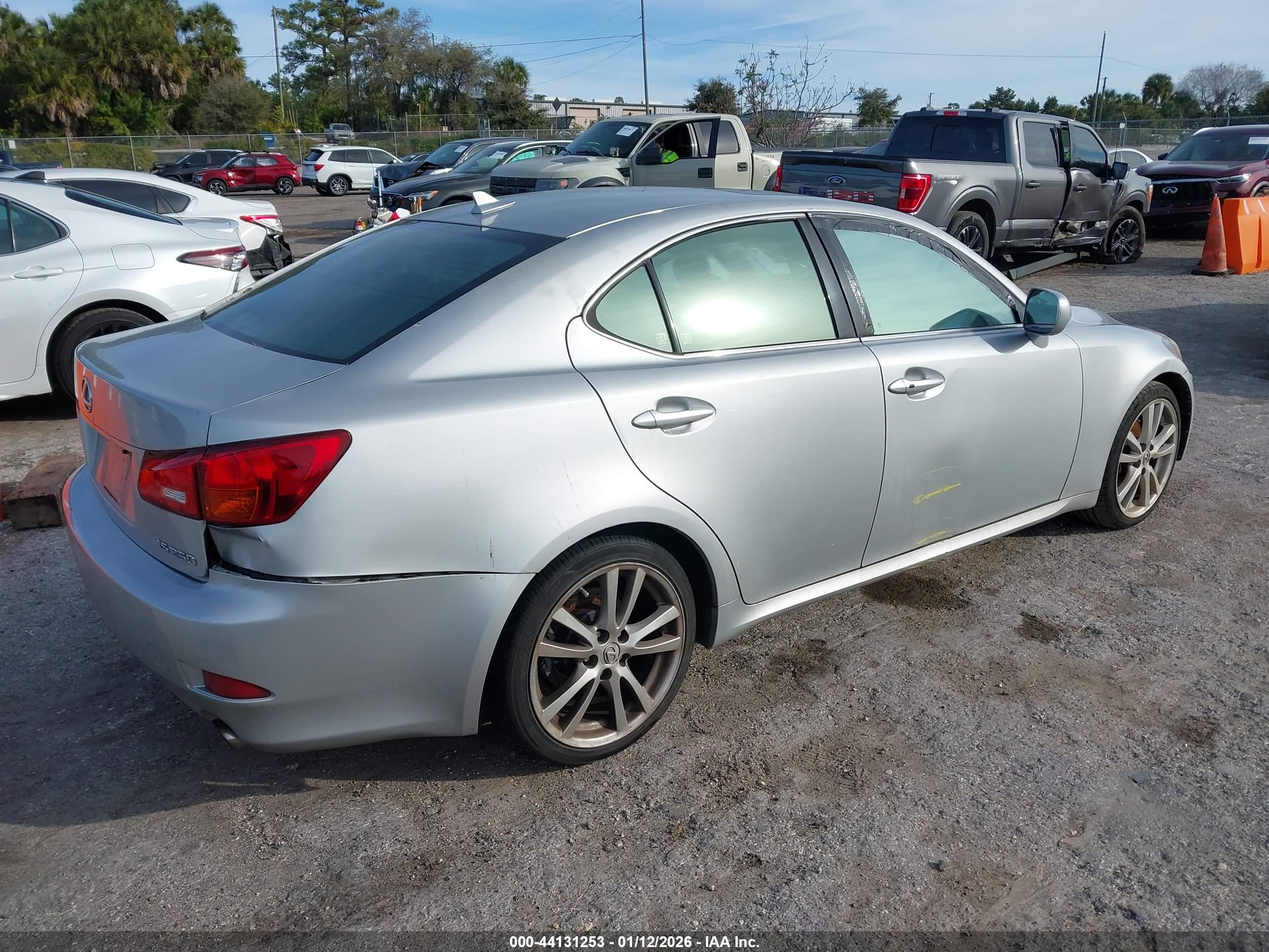 LEXUS IS image 4