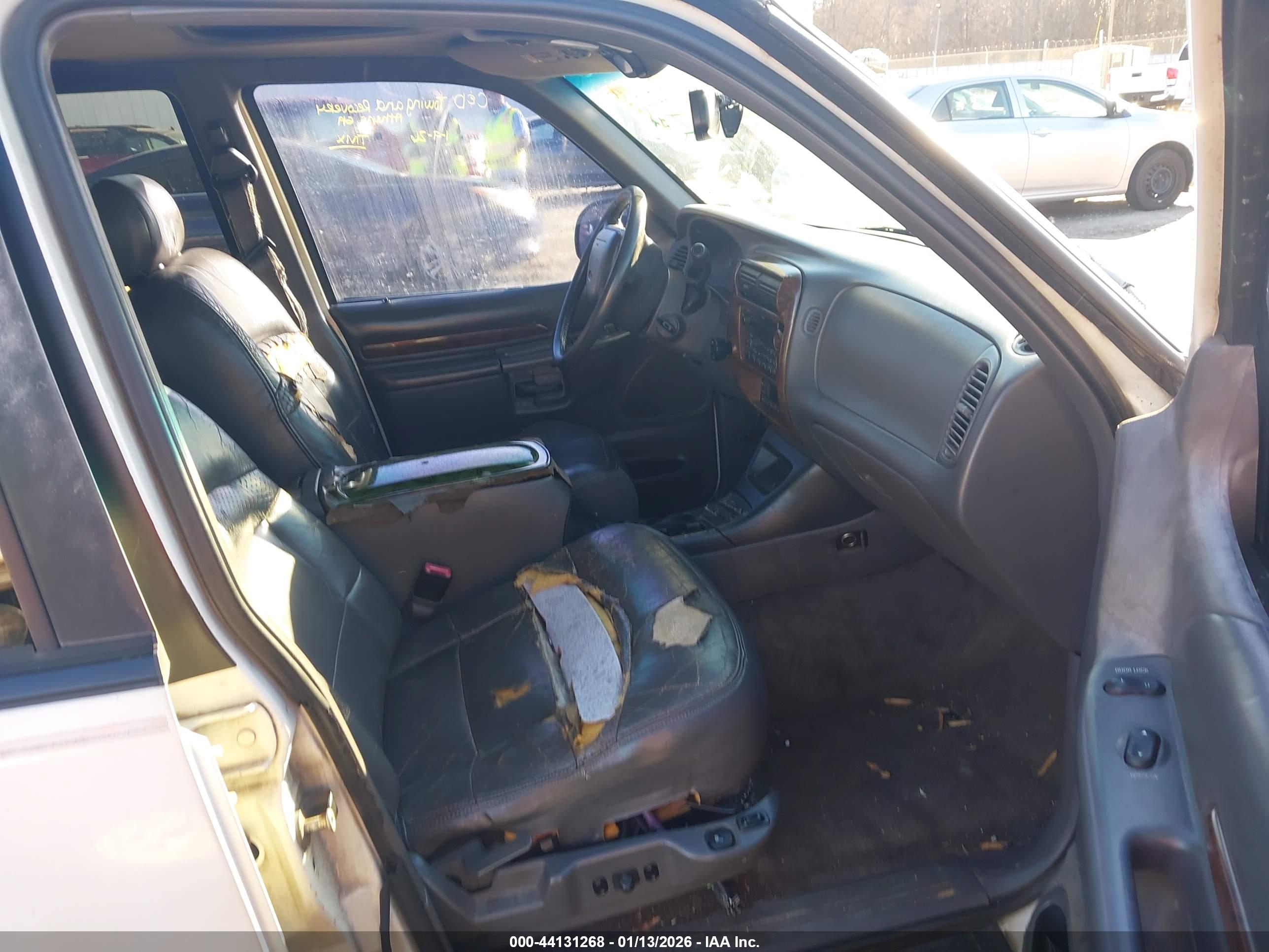 FORD EXPLORER image 5